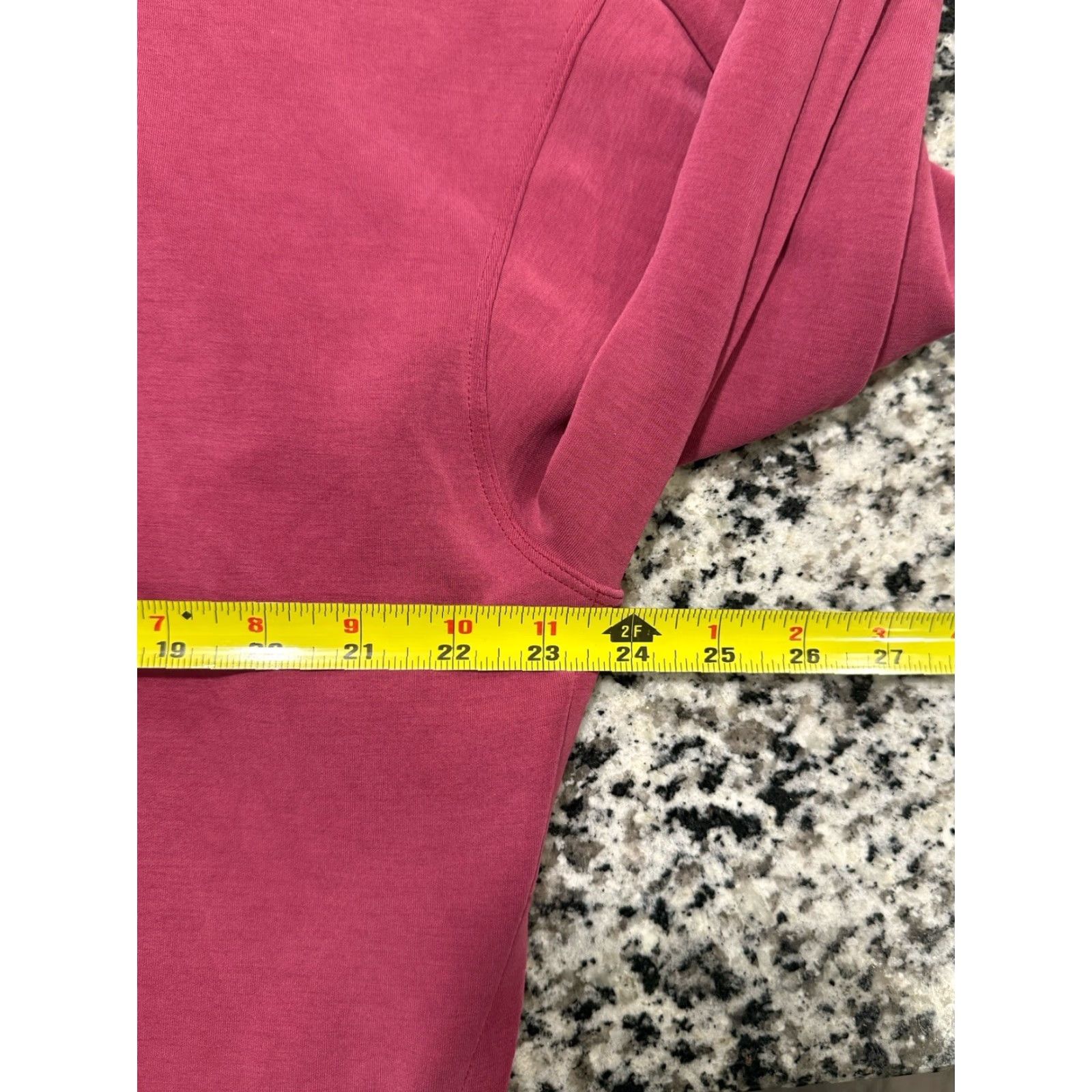 Lululemon Lululemon Softstreme Turtleneck Pullover Sweatshirt Women Sz 6 Pomegranate Slit Casual Shirt Yoga Running Size M / US 6-8 / IT 42-44 - 4 Thumbnail