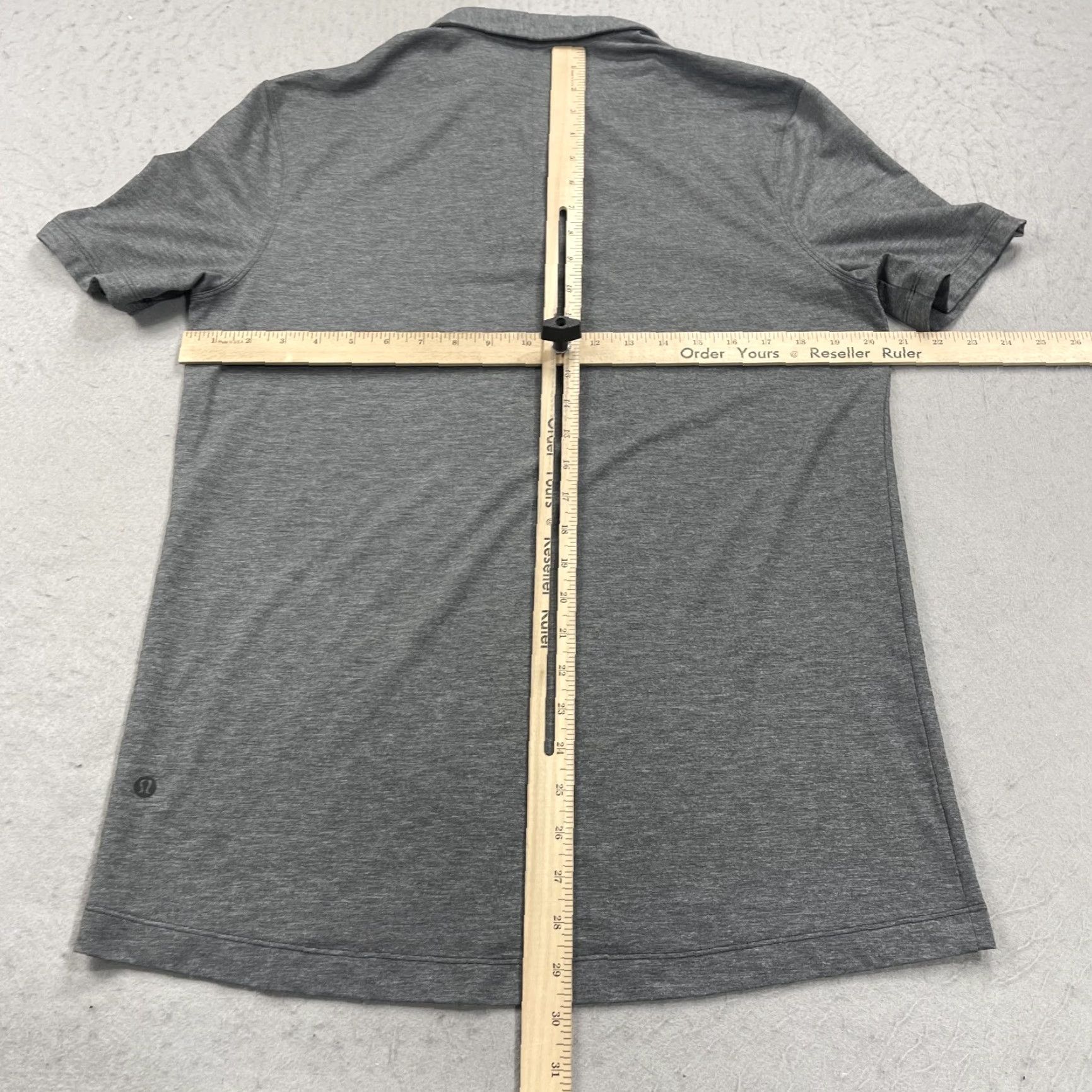 Lululemon Lululemon Polo Shirt Mens Large Gray Performance Evolution Short Sleeve Golf Shirt Size US L / EU 52-54 / 3 - 6 Thumbnail