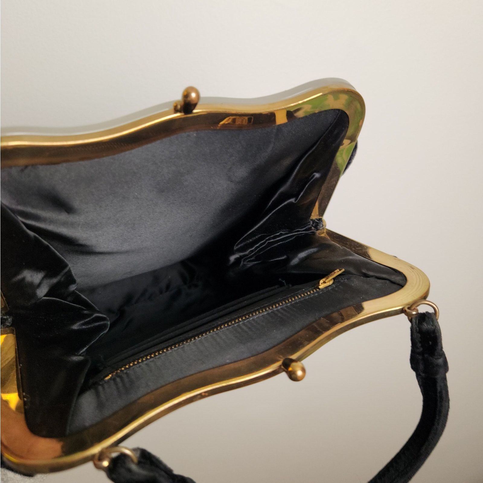 Other Vintage Empress Velvet Handbag Mother of Pearl Gold Size ONE SIZE - 7 Thumbnail