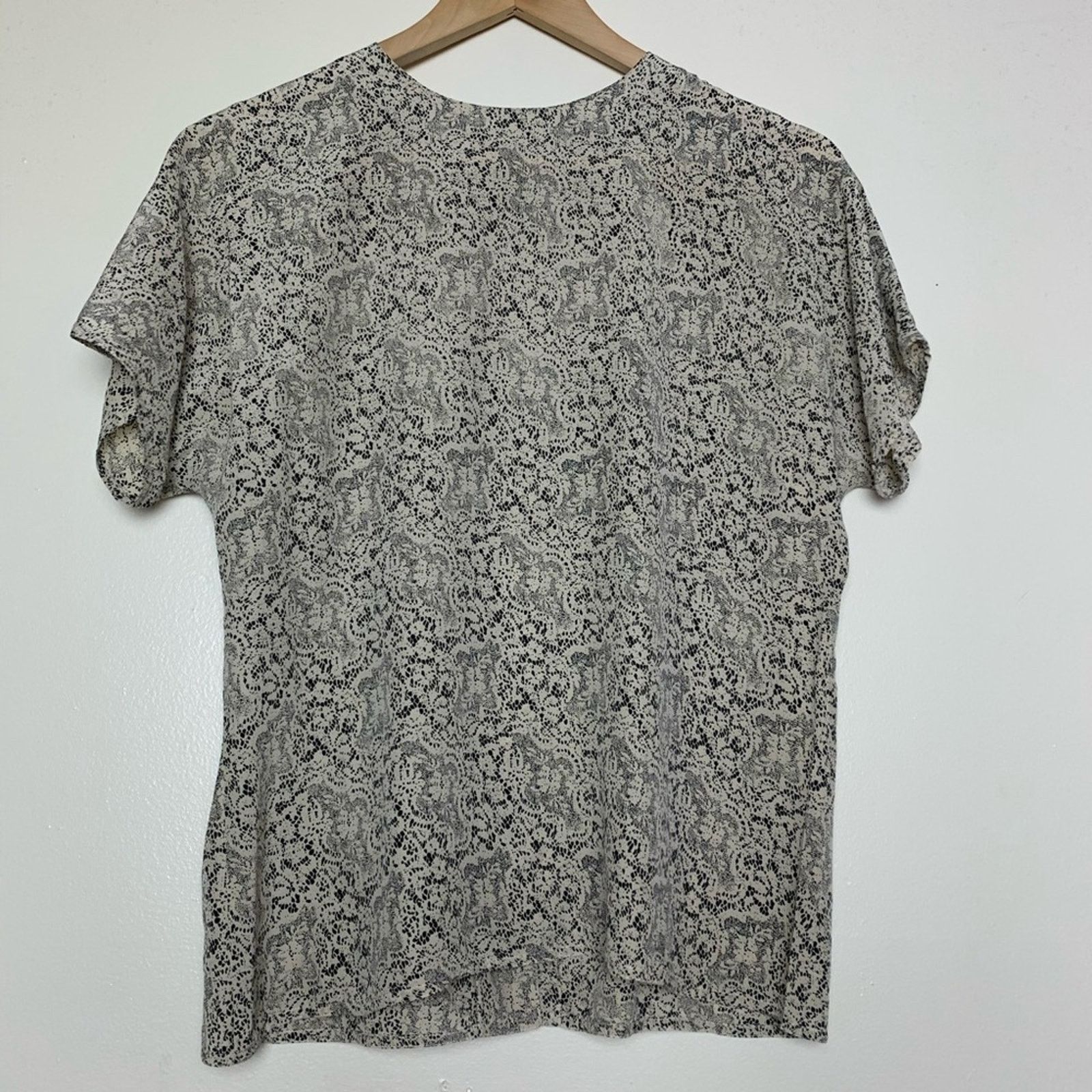 Vintage Vintage Silk Lace Print Button Back Blouse Womens Size Small Size S / US 4 / IT 40 - 6 Thumbnail