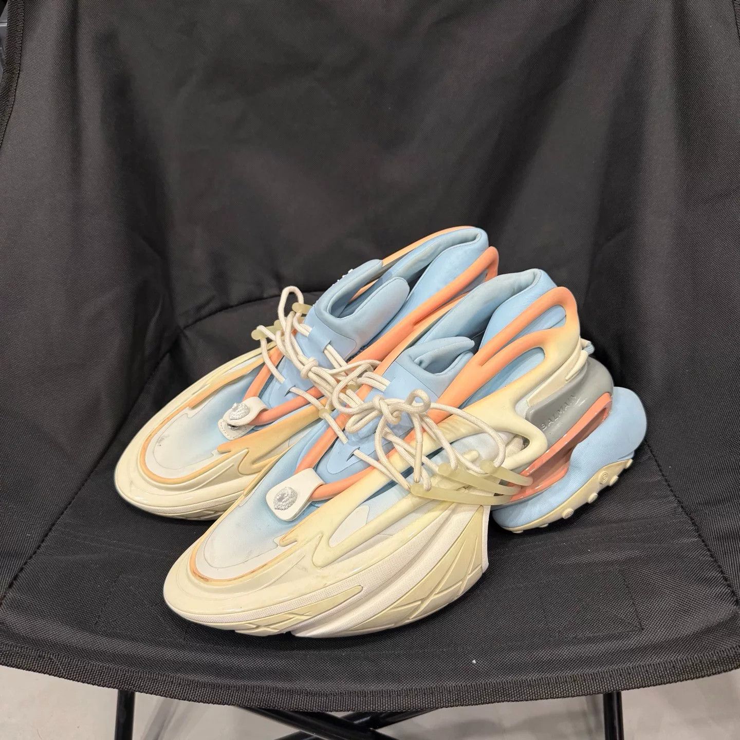 Balmain BALMAIN Unicorn Lace-Up Low-Top Size US 11 / EU 44 - 1 Thumbnail