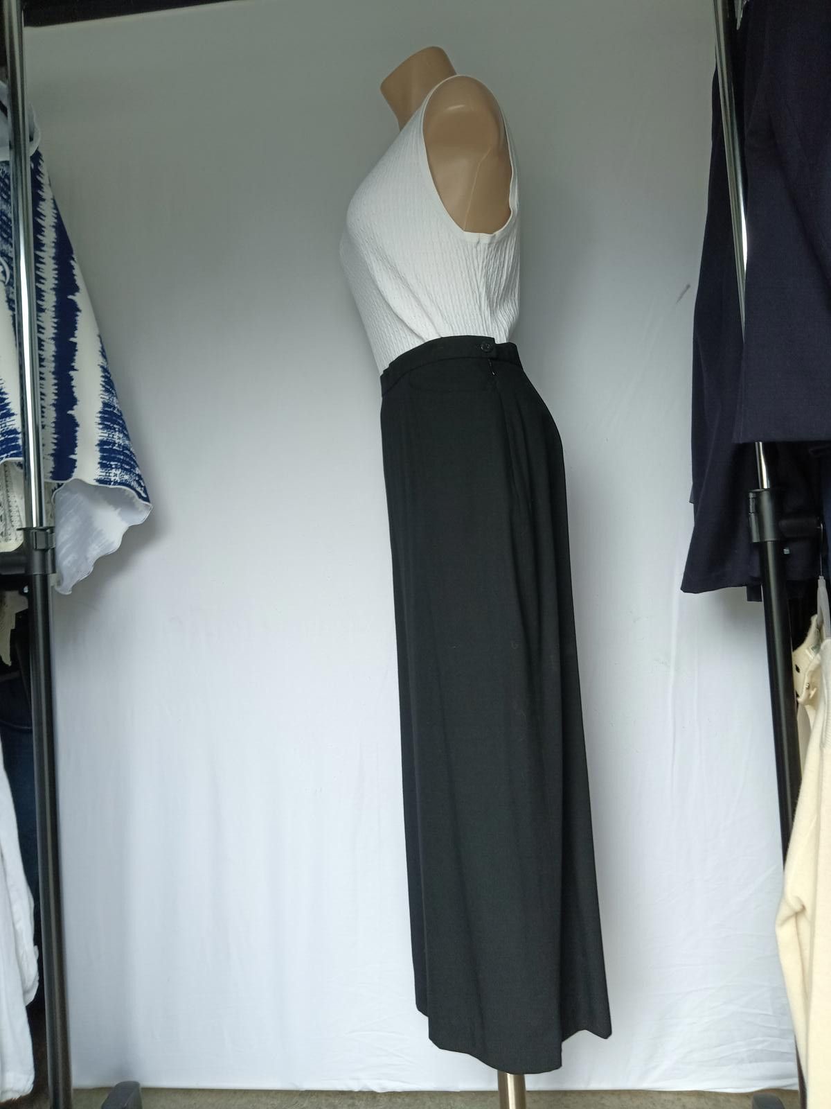 Designer Elegant Black Maxi Skirt by Pina Rowan - Size 10 Size 32" / US 10 / IT 46 - 3 Thumbnail
