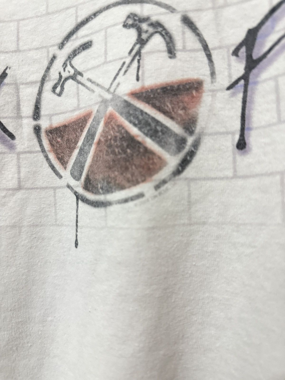 Pink Floyd × Vintage Vintage 2000s Pink Floyd The Wall 2002 T-Shirt Y2K Size US L / EU 52-54 / 3 - 5 Thumbnail
