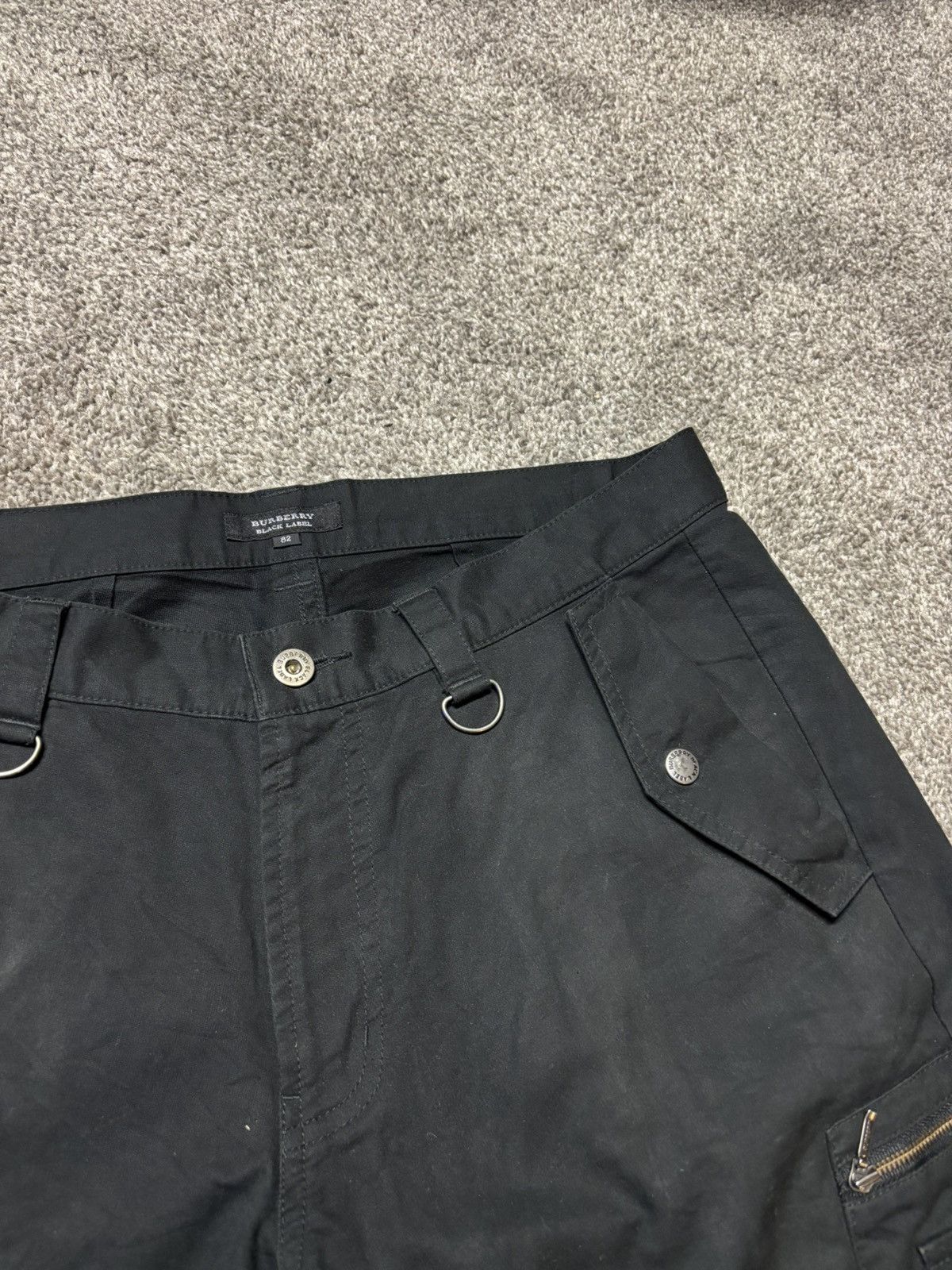 Burberry Burberry multi-cargo pants Size US 30 / EU 46 - 2 Thumbnail