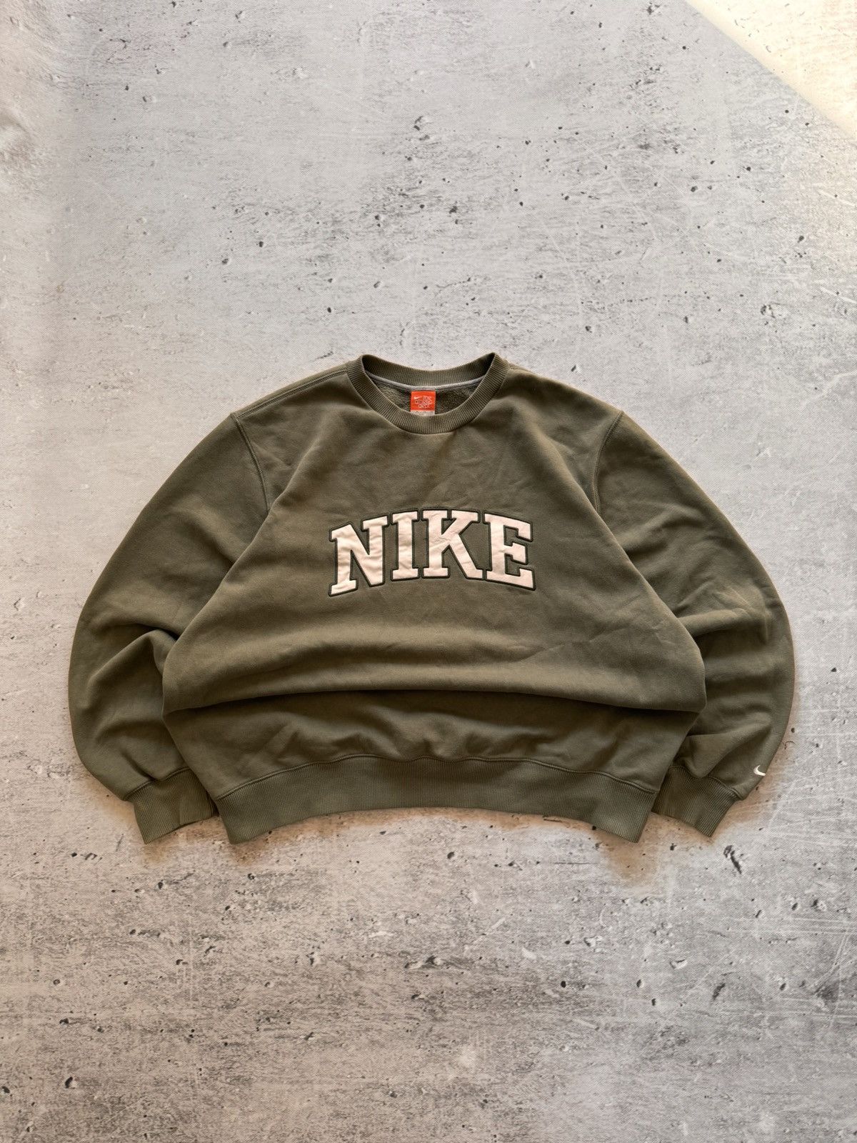 Nike × Vintage NIKE VINTAGE CENTER LOGO OVERSIZE BOXY SWEATSHIRT Size US XL / EU 56 / 4 - 1 Thumbnail