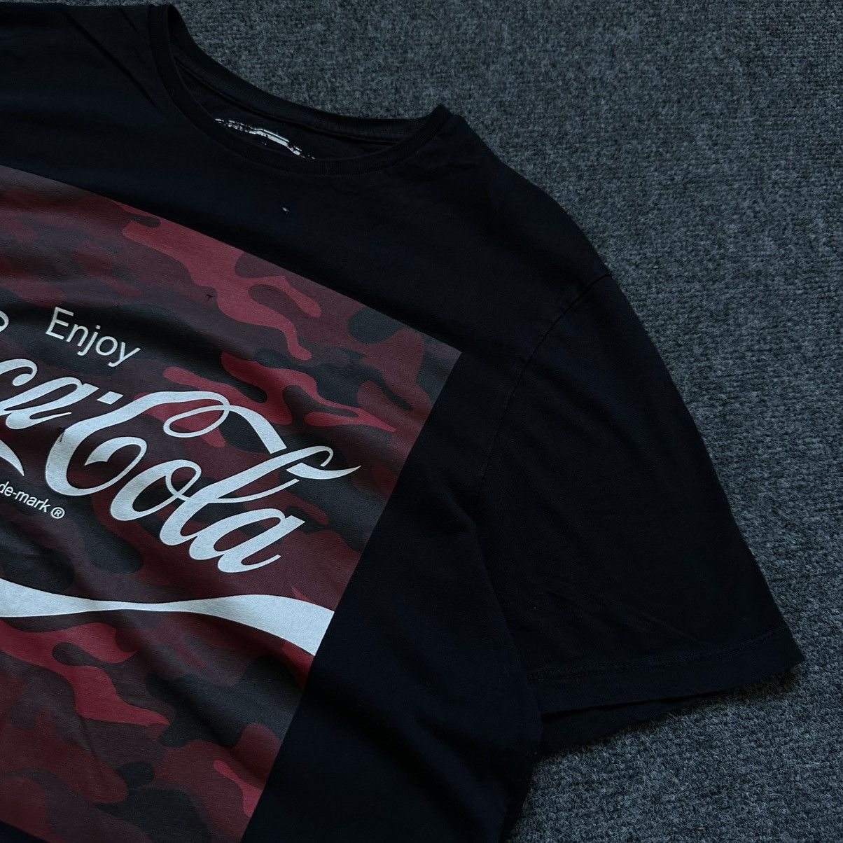 Coca Cola VTG Adult Coca-Cola T-shirts Big Logo Size L Trashed Staff Size US L / EU 52-54 / 3 - 9 Thumbnail
