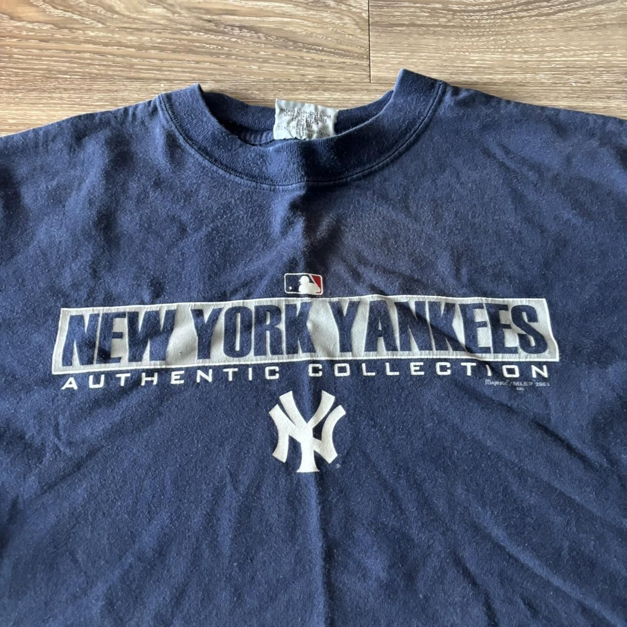 Vintage Crazy Vintage Y2K/2000s New York Yankees Navy Blue MLB Graphic Tee! Size XL Size US XL / EU 56 / 4 - 2 Thumbnail