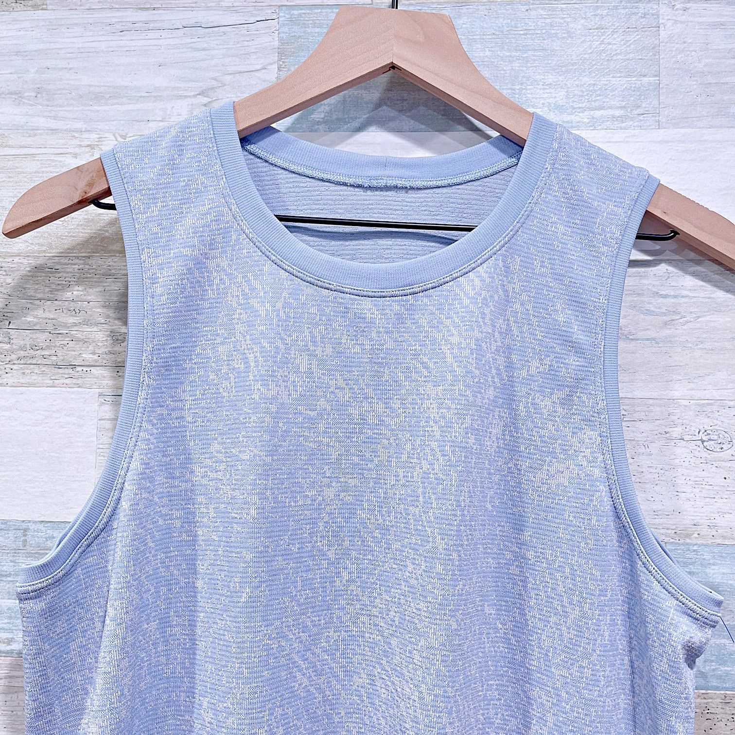 Lululemon Lululemon Seamless Swiftly Breathe Muscle Tank Blue Womens 6 Size M / US 6-8 / IT 42-44 - 2 Thumbnail