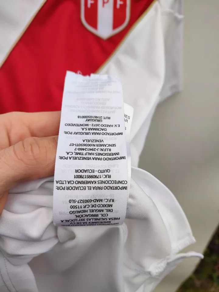 Umbro PERU 2018 UMBRO HOME FOOTBALL Kit SHIRT SOCCER JERSEY Size US S / EU 44-46 / 1 - 9 Thumbnail