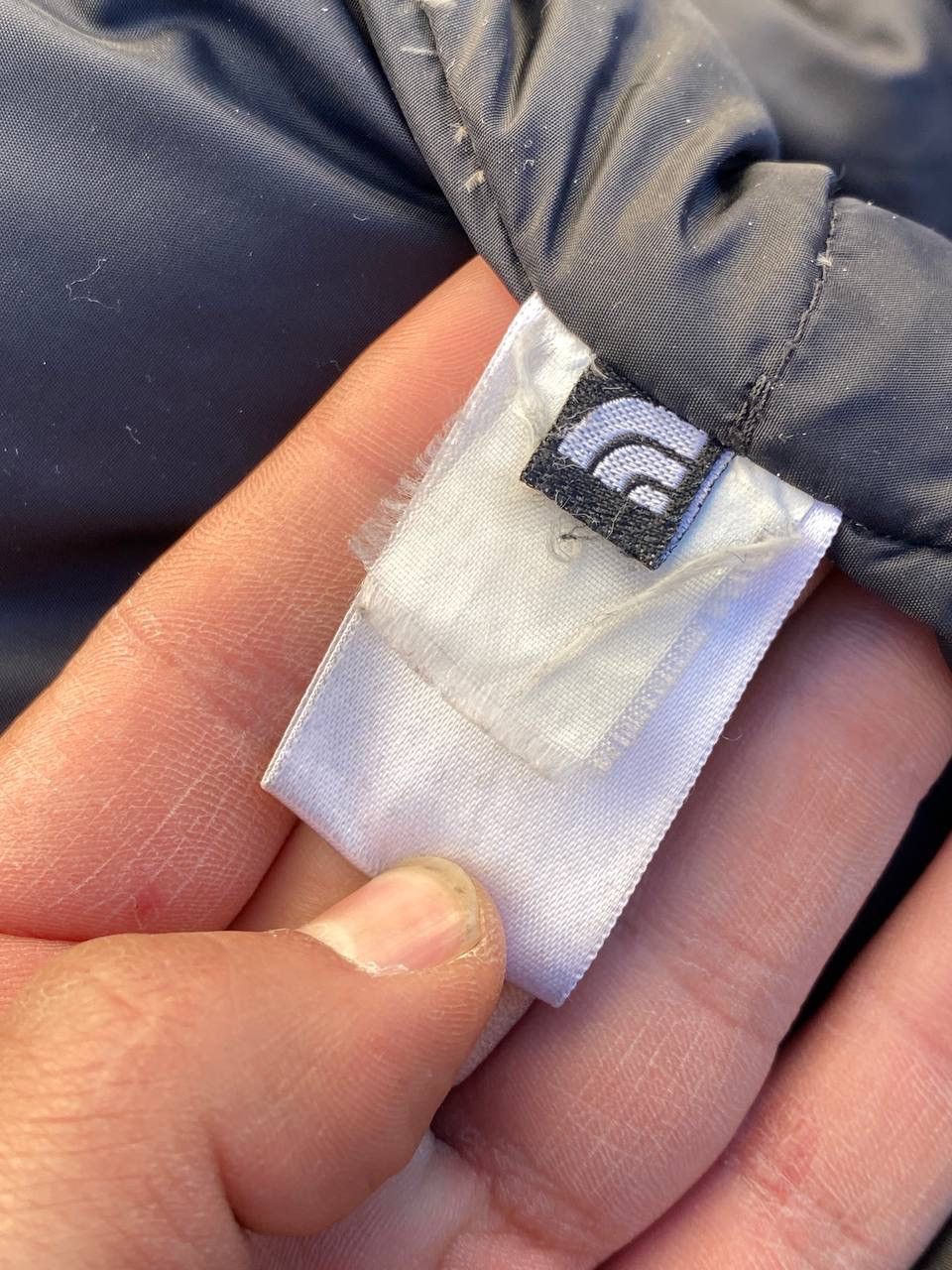 The North Face Vintage The North Face y2k distressed down jacket Size US M / EU 48-50 / 2 - 18 Thumbnail