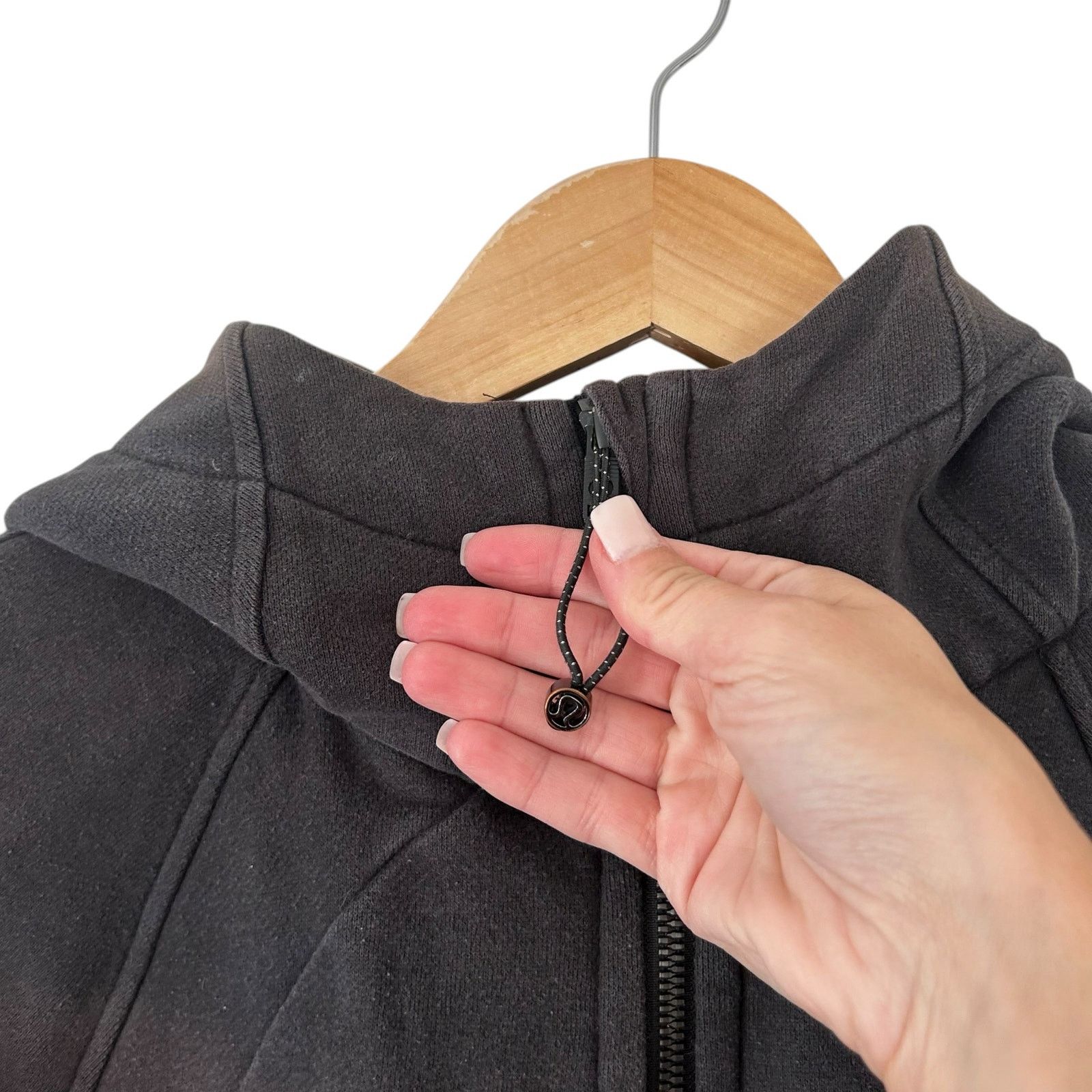 Lululemon Lululemon Black Full Zip Hoodie Sz 8 Size M / US 6-8 / IT 42-44 - 4 Thumbnail