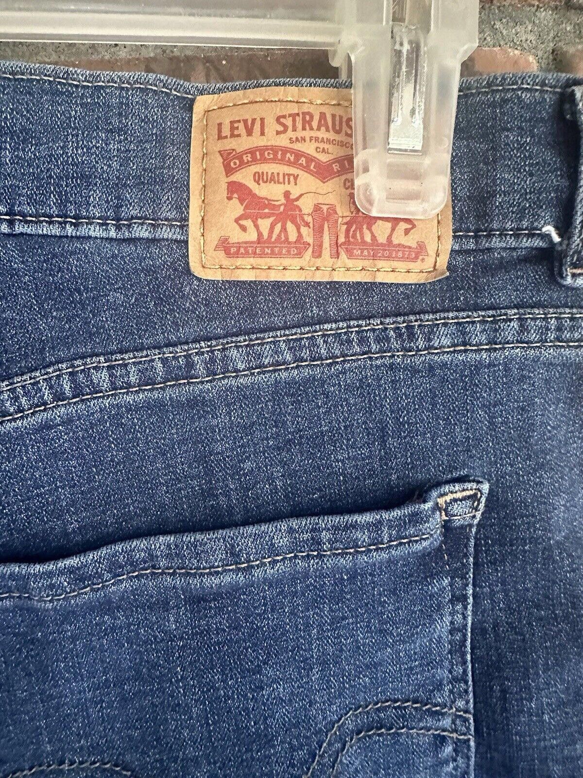 Levi's Levi's Women's Denim Shorts -- Size 30" / US 8 / IT 44 - 4 Thumbnail