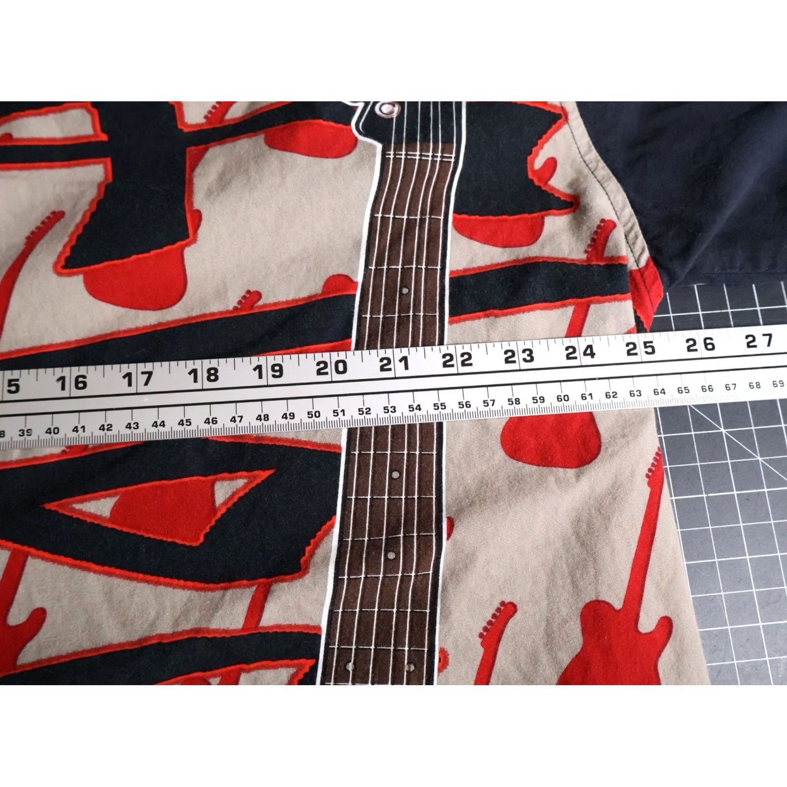 Vintage VINTAGE David Carey Shirt Men's XL Rayon Cotton Blend Camp Collar VTG 90s Geometric Black Short Sleeve Button-Up Spread Collar Size US XL / EU 56 / 4 - 5 Thumbnail