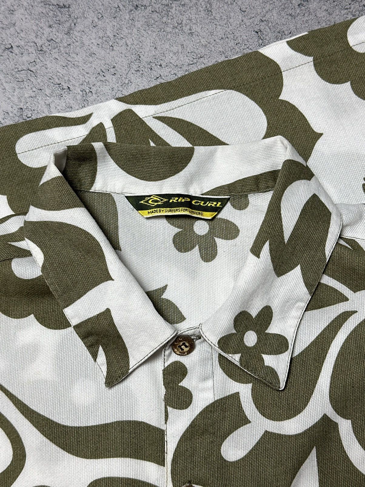 Rip Curl Vintage Rip Curl Floral Hawaiian Y2K Button Up Surf Shirt Size US L / EU 52-54 / 3 - 8 Thumbnail