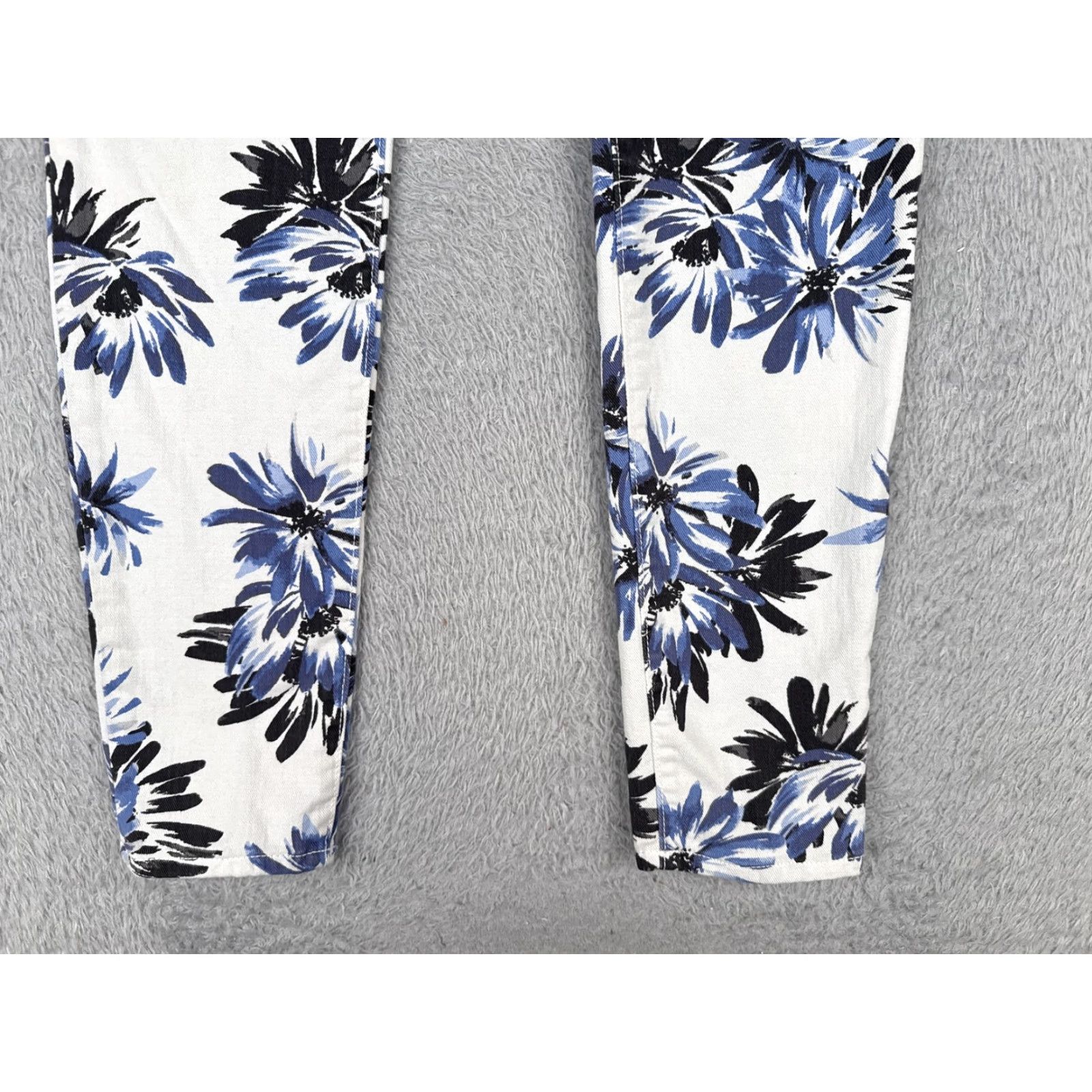 Gap Gap Legging Pants Womens 8 Jeans 29R White Blue Black Floral Print Cotton Stretch Size 30" / US 8 / IT 44 - 2 Thumbnail