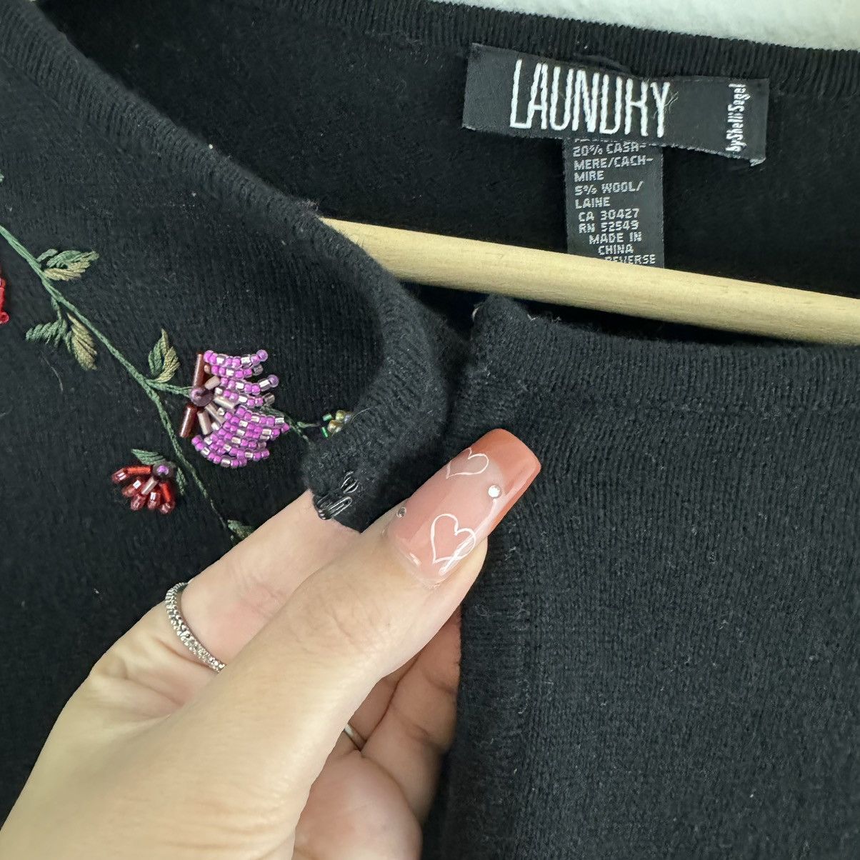 Laundry by Shelli Segal Vintage 90s Black Cashmere Wool Beaded Floral Cropped Shrug Size L / US 10 / IT 46 - 11 Thumbnail