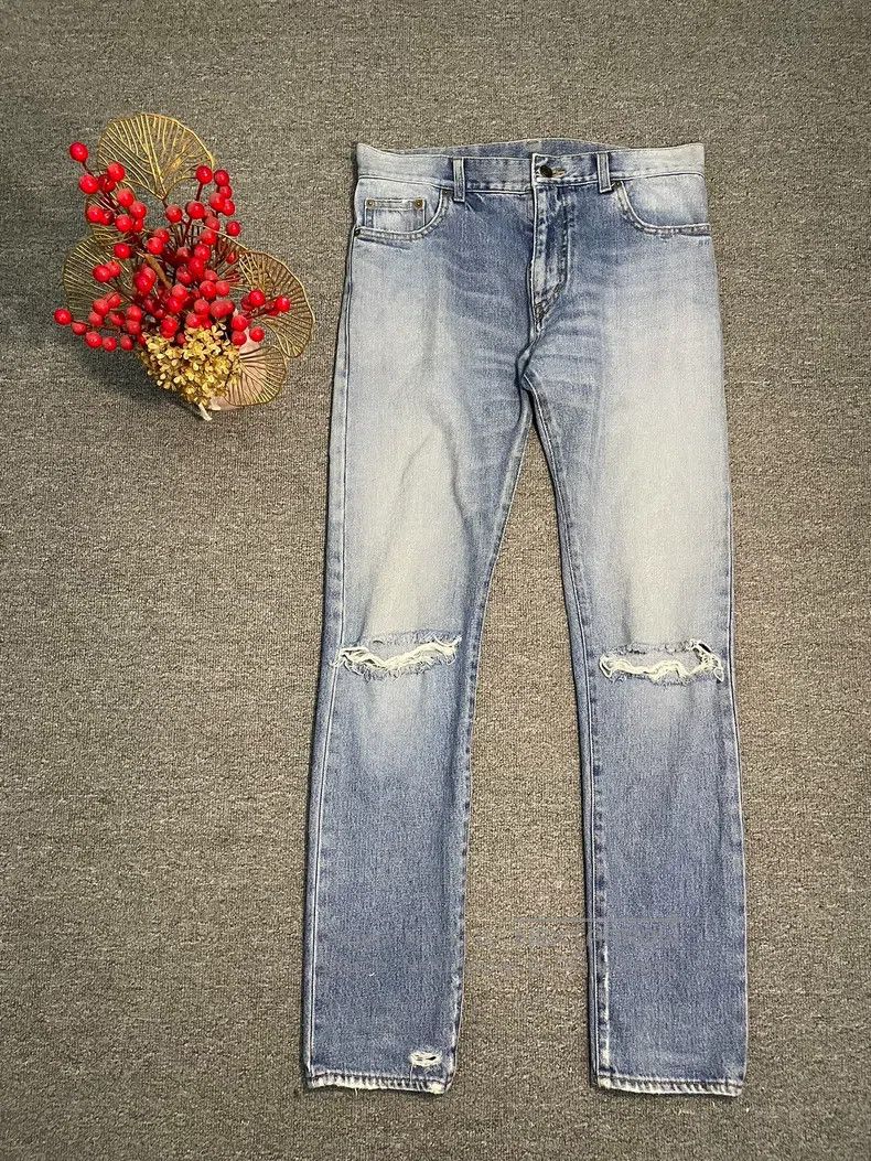 Saint Laurent Paris Saint Laurent Paris Blue Washed Knee Cut Ripped Denim Jean Size US 30 / EU 46 - 1 Thumbnail
