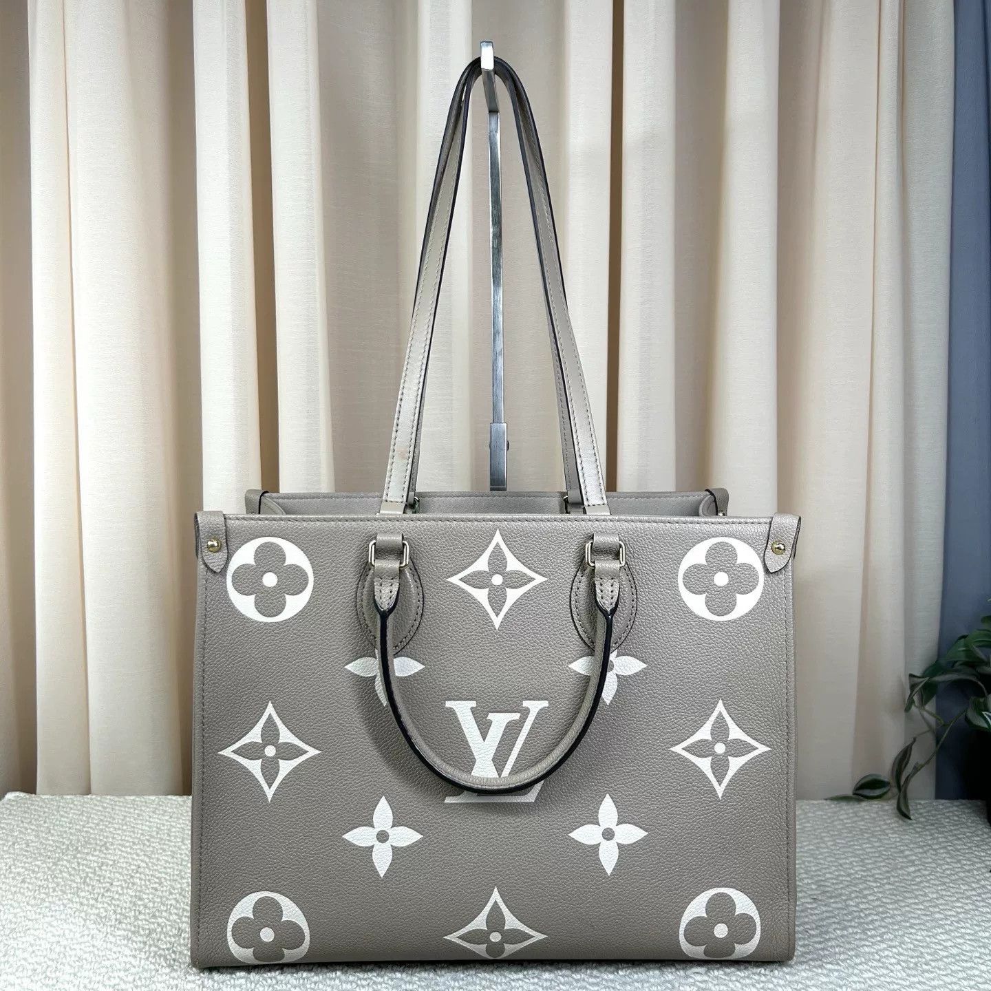 Louis Vuitton Pre-loved Bag Very good condition Size ONE SIZE - 1 Thumbnail