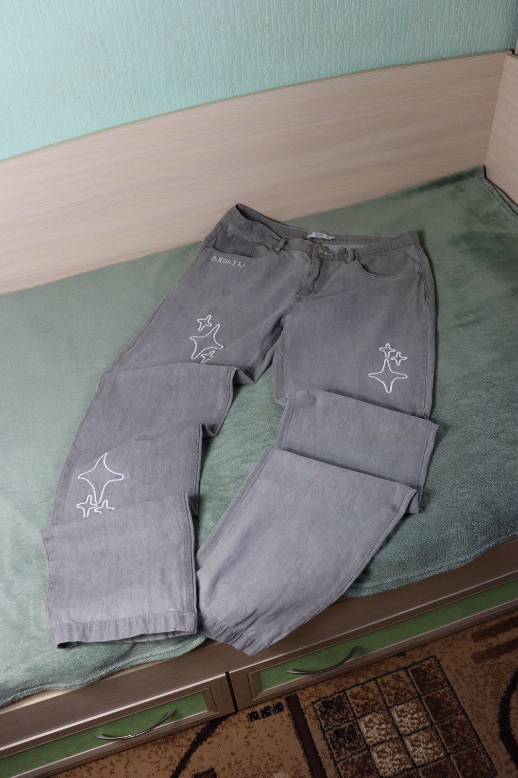 Broken Planet Broken Planet Market Recycled Cotton Jeans Grey Stars Y2K Size US 36 / EU 52 - 1 Thumbnail