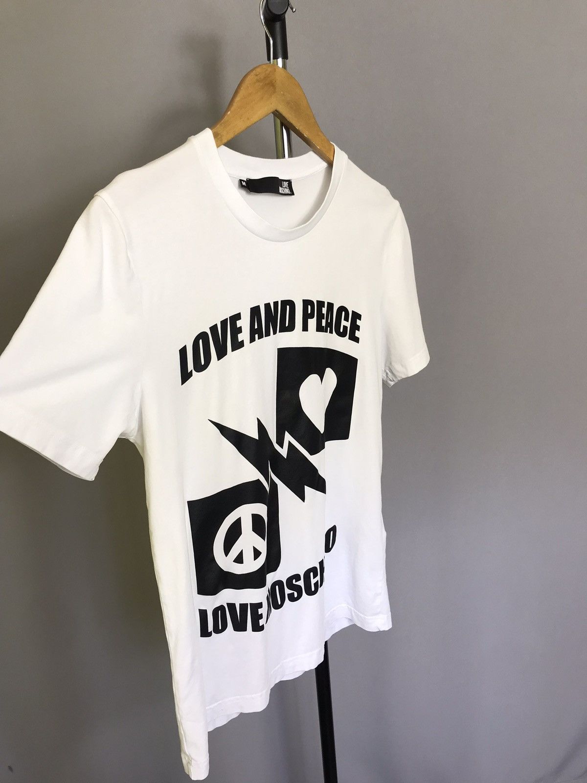 Moschino MOSCHINO Love and peace Mens Short Sleeve Logo Print T-shirt Size US M / EU 48-50 / 2 - 4 Thumbnail