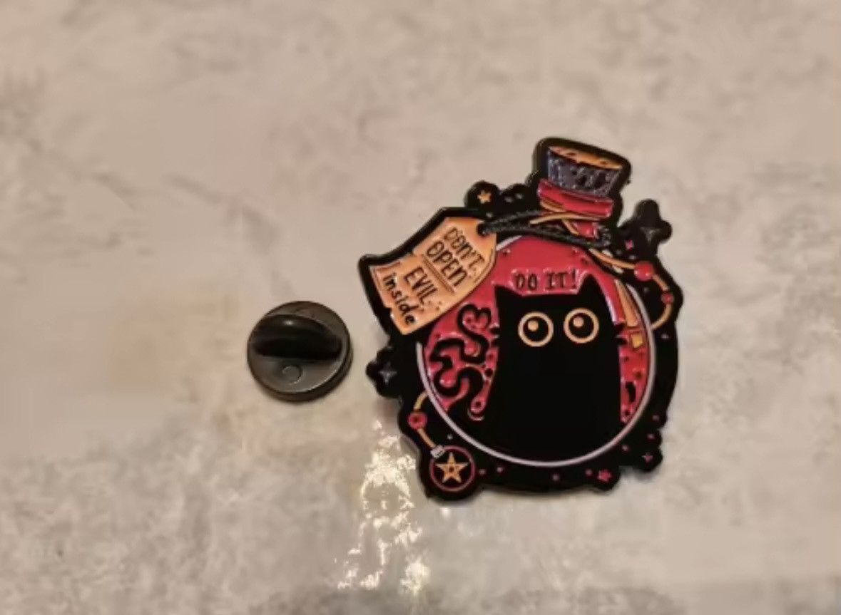 Designer Black cat enemal pin brooch accessories Size ONE SIZE - 11 Thumbnail