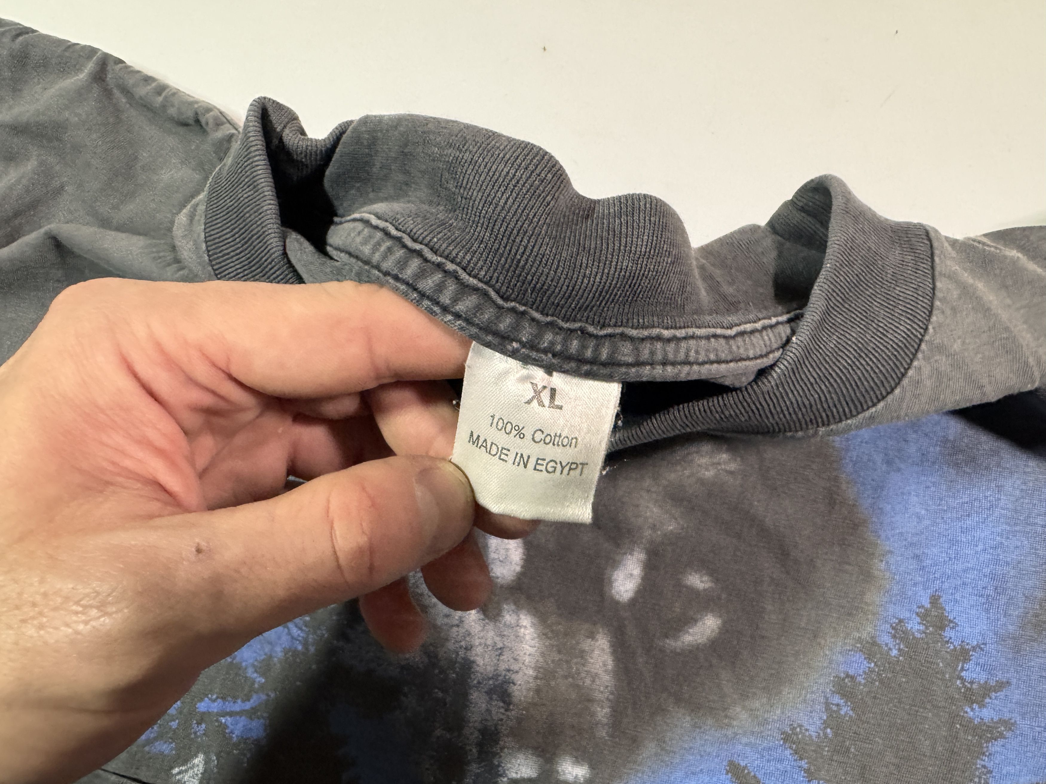 Vintage Vintage 90s Wolf T-shirt Animal Sun Faded Black Tee XL Size US XL / EU 56 / 4 - 3 Thumbnail