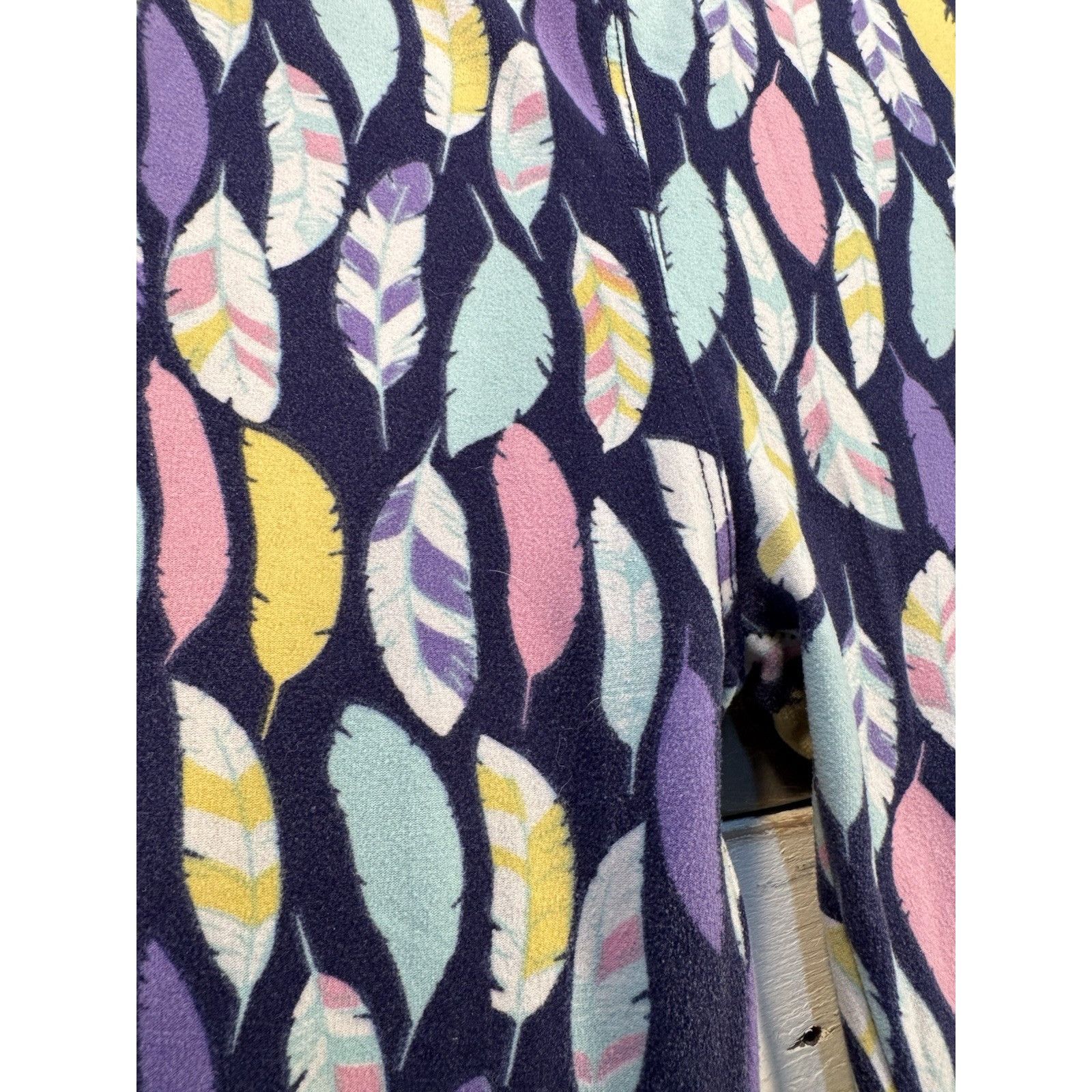 Other LuLaRoe Leggings OS One Size BIRD FEATHERS Purple Blue Pink Size 29" - 3 Thumbnail