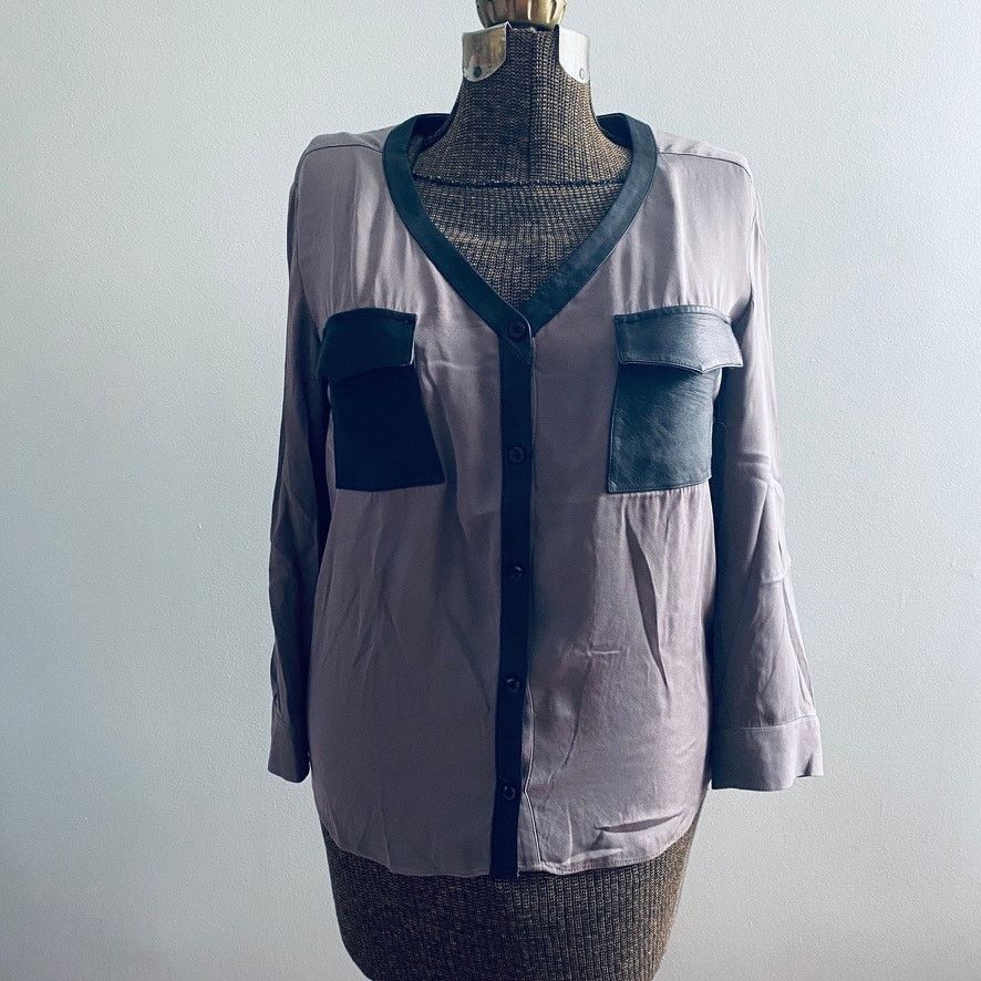 Alice + Olivia Alice + Olivia gray sheer button down Size XS / US 0-2 / IT 36-38 - 1 Thumbnail
