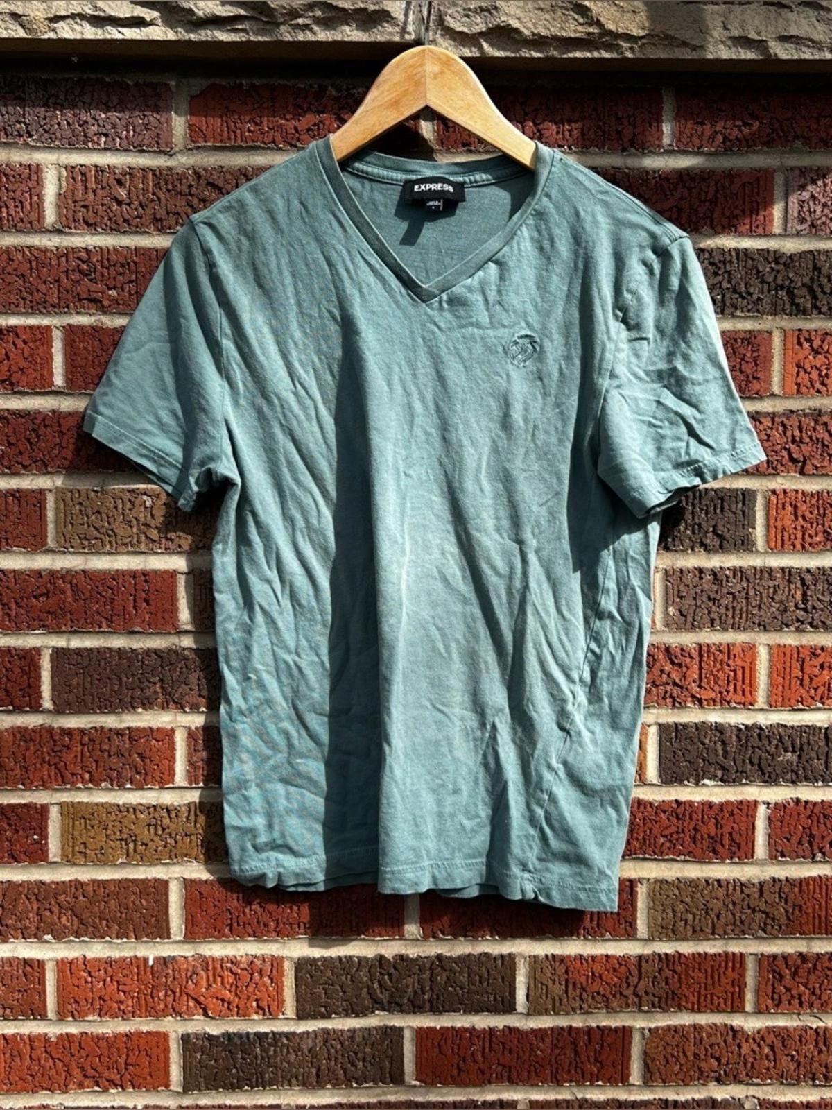 Express Express Dusty Green V Neck Short Sleeve Shirt Size US S / EU 44-46 / 1 - 1 Thumbnail
