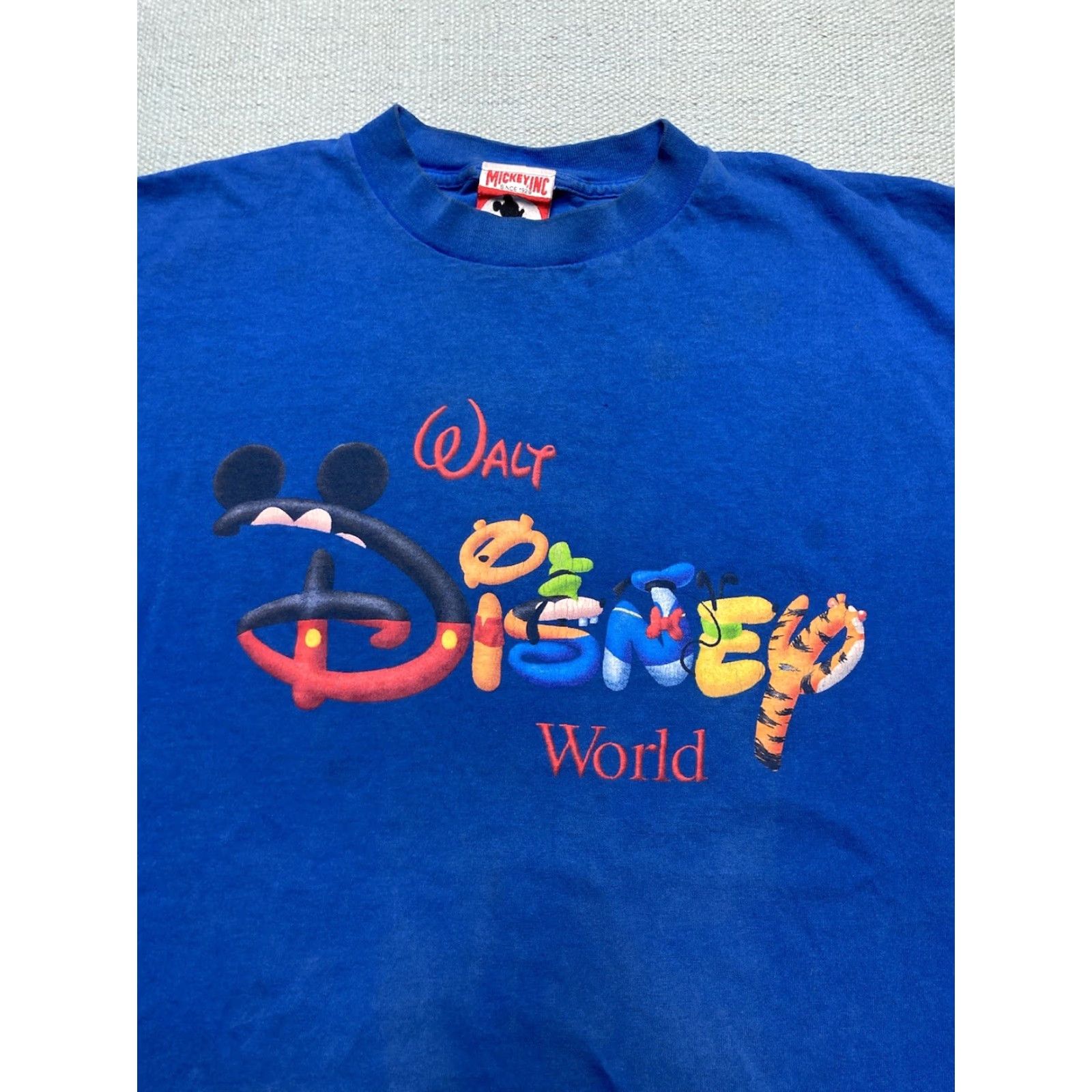 Disney VINTAGE Walt Disney World T-Shirt Mickey Mouse Pooh Bear Cartoon Adult XL Shirt Men Blue 90s Theme Disney/Mickey Dog Cats? Size US XL / EU 56 / 4 - 2 Thumbnail