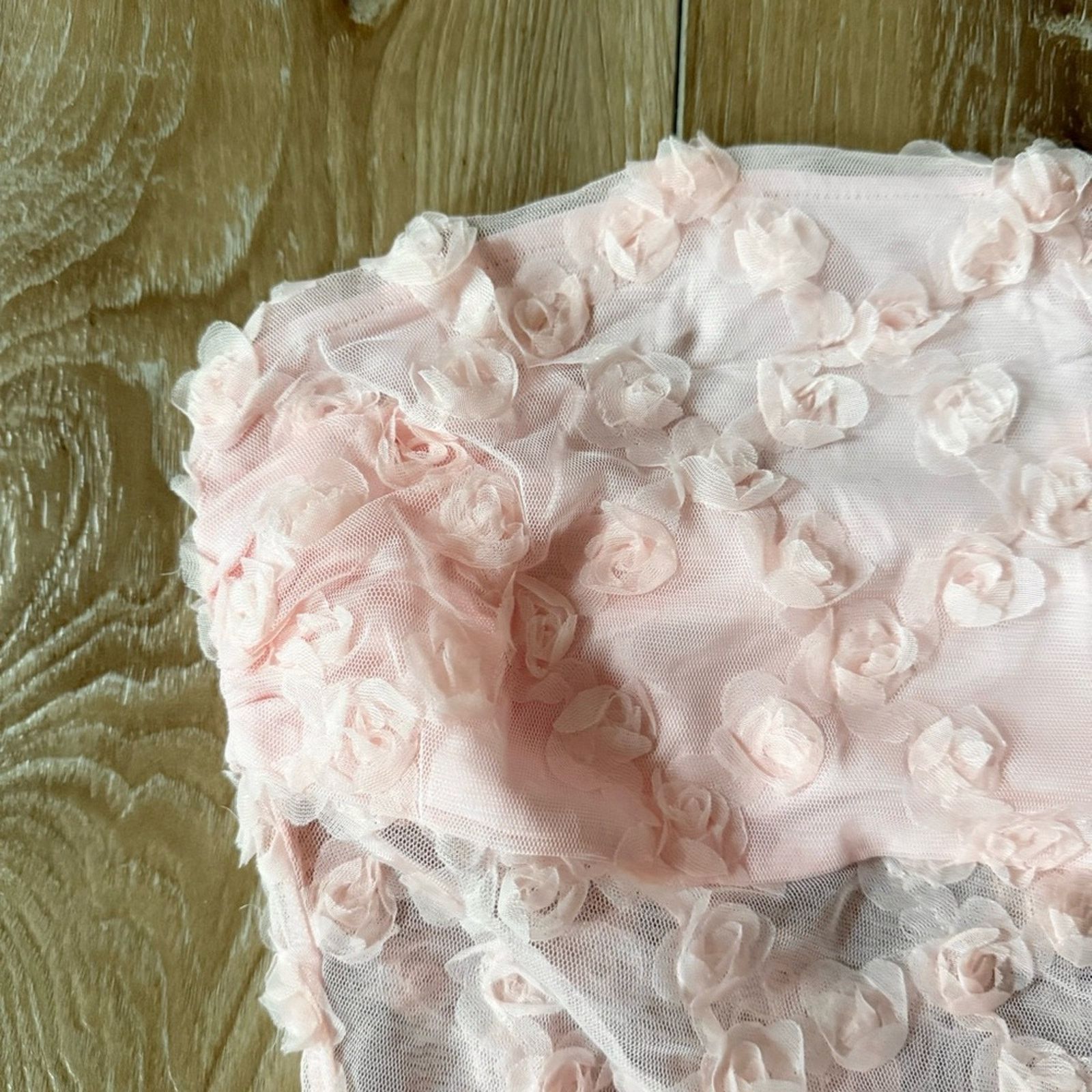 Urban Outfitters Urban Outfitters Kimchi Blue Rosie Floral Tube Top M Size M / US 6-8 / IT 42-44 - 3 Thumbnail