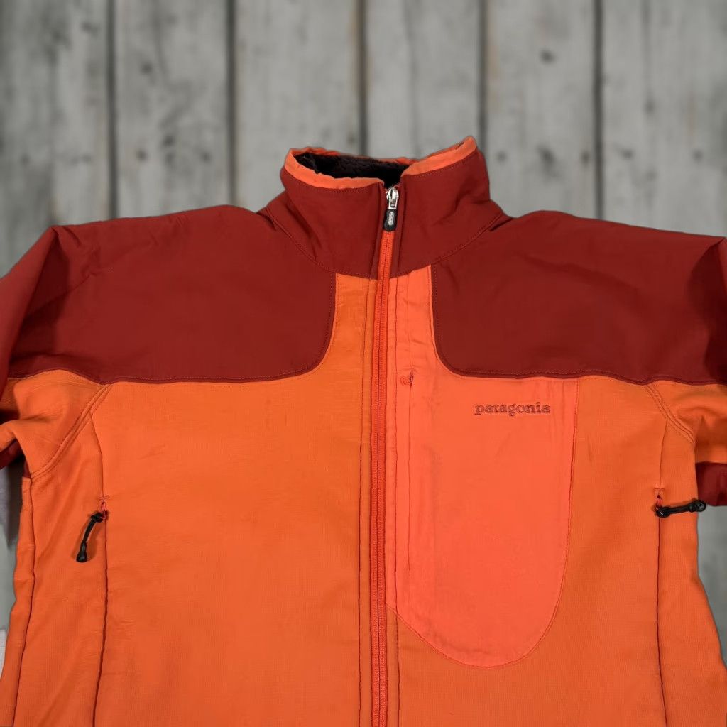 Patagonia Patagonia Jacket M Mens Orange Red Softshell Lined Regulator Hiking Full Zip Pockets Embroidered Logo R1 90s Outdoor Size US M / EU 48-50 / 2 - 1 Thumbnail
