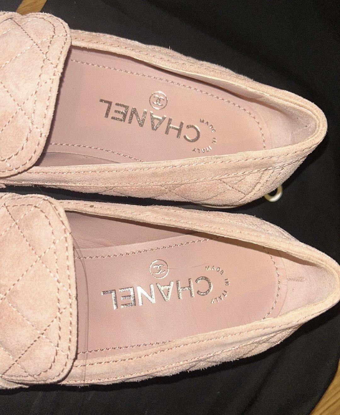 Chanel Chanel Quilted Suede CC Heart Loafers Pink size 38.5 Size US 8.5 / IT 38.5 - 8 Thumbnail