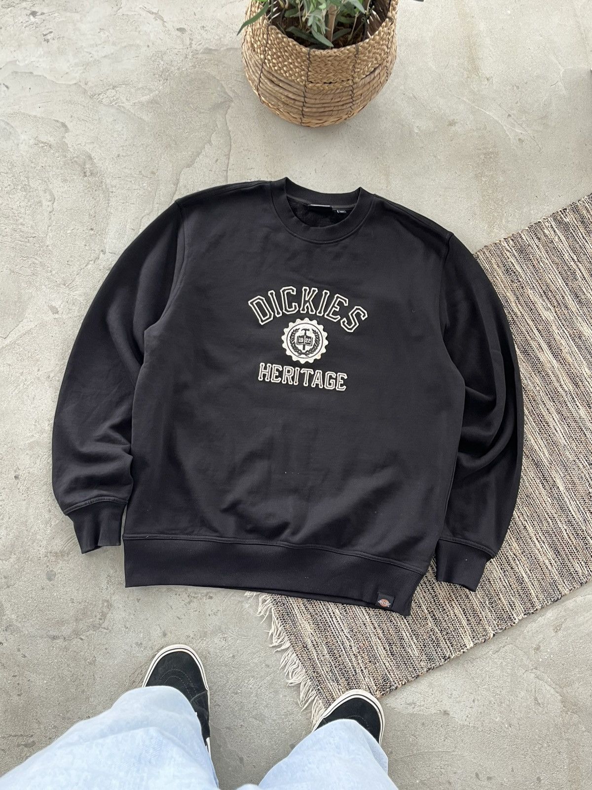 Dickies Vintage Dickies Black Sweatshirt Big logo Sk8 Basic Size US L / EU 52-54 / 3 - 1 Thumbnail