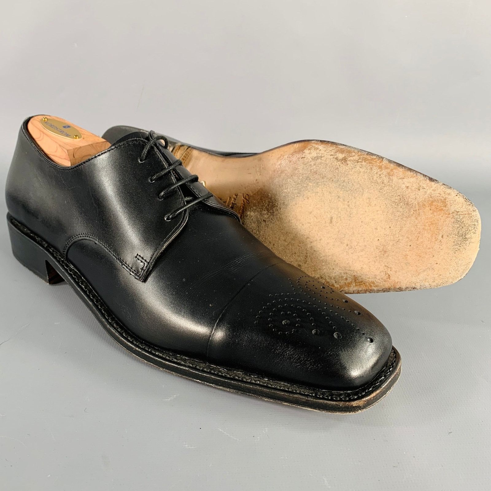 Salvatore Ferragamo Size 8.5 Black Leather Perforated Lace-Up Shoes Size US 8.5 / EU 41-42 - 5 Thumbnail