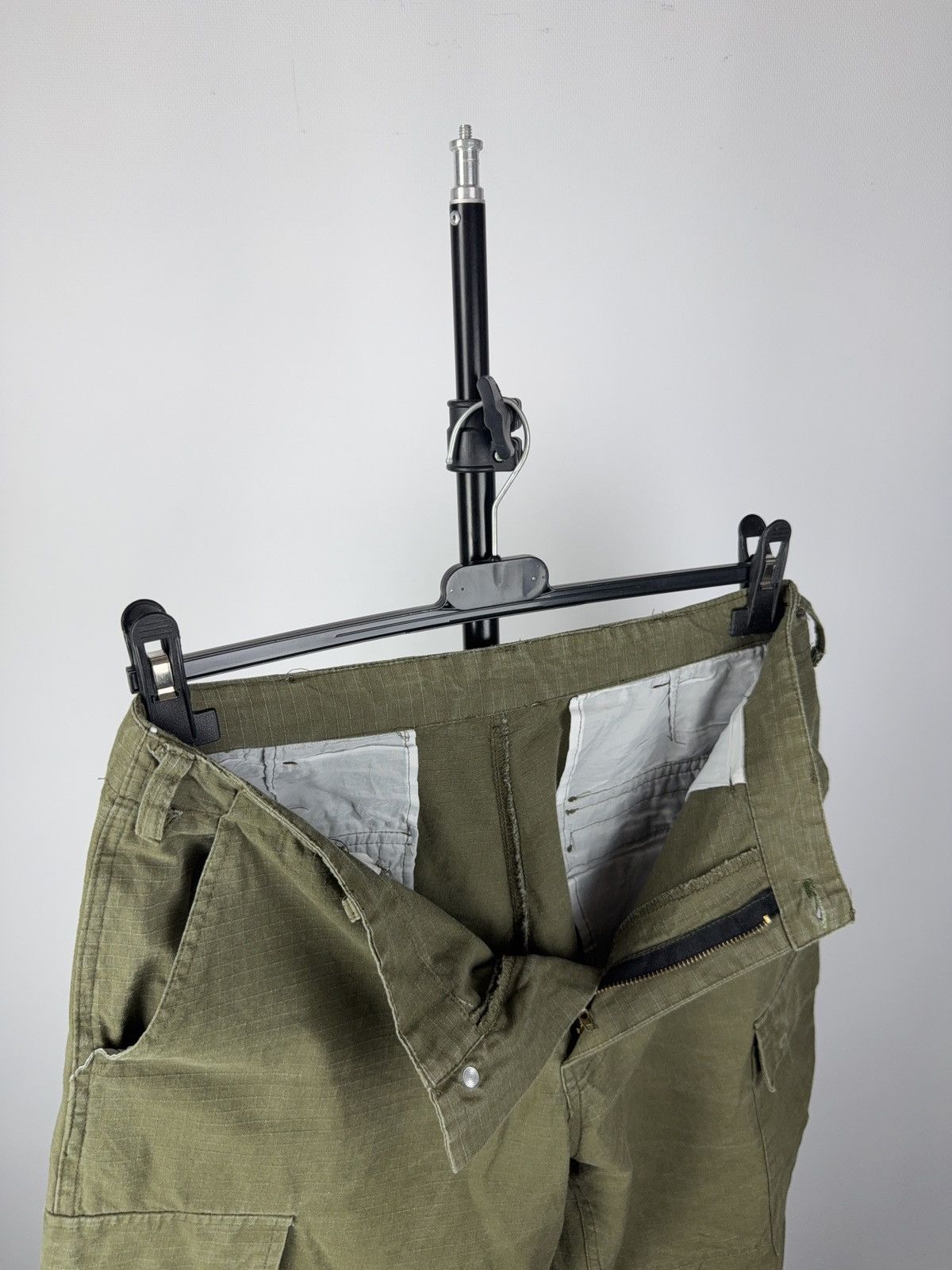 Carhartt × Vintage Vintage Carhartt Olive Cargo Pants Military Workwear Style Size 28" / US 6 / IT 42 - 8 Thumbnail