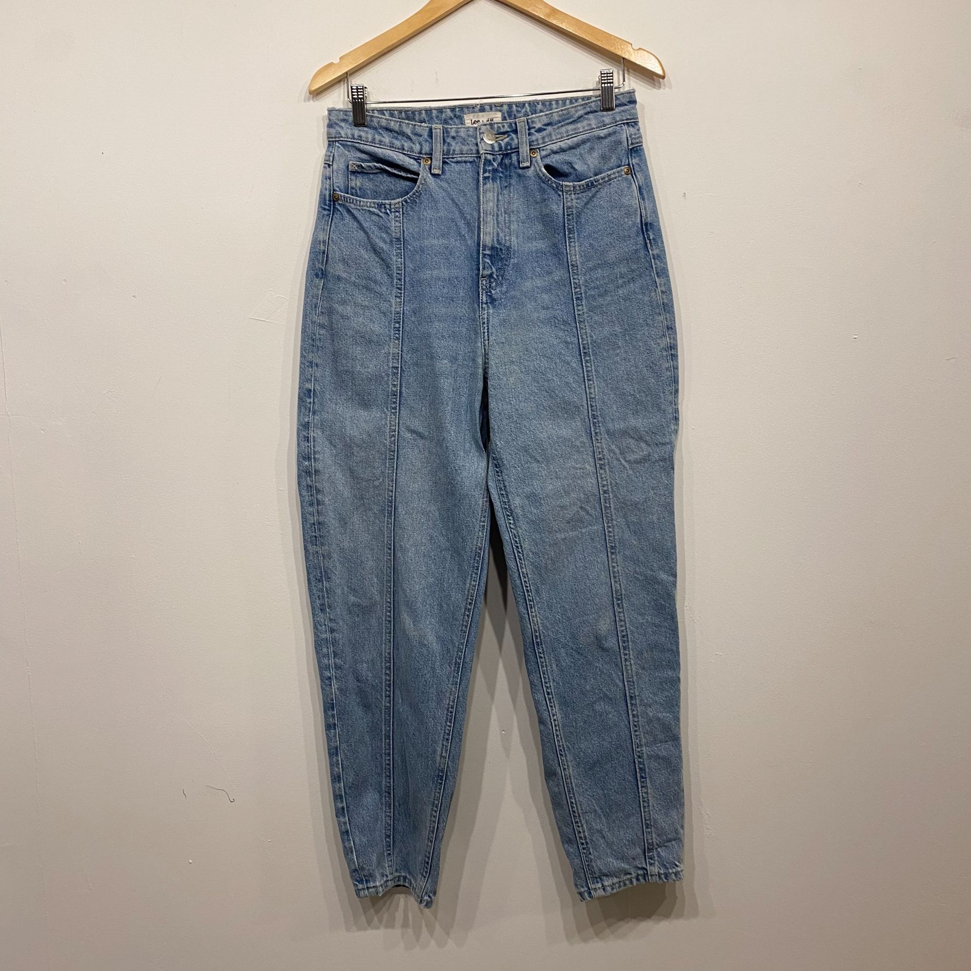 H&M Lee x H&M Loose Fit Seamed Front Mom Straight Leg Jeans Size Size 30" / US 8 / IT 44 - 1 Thumbnail