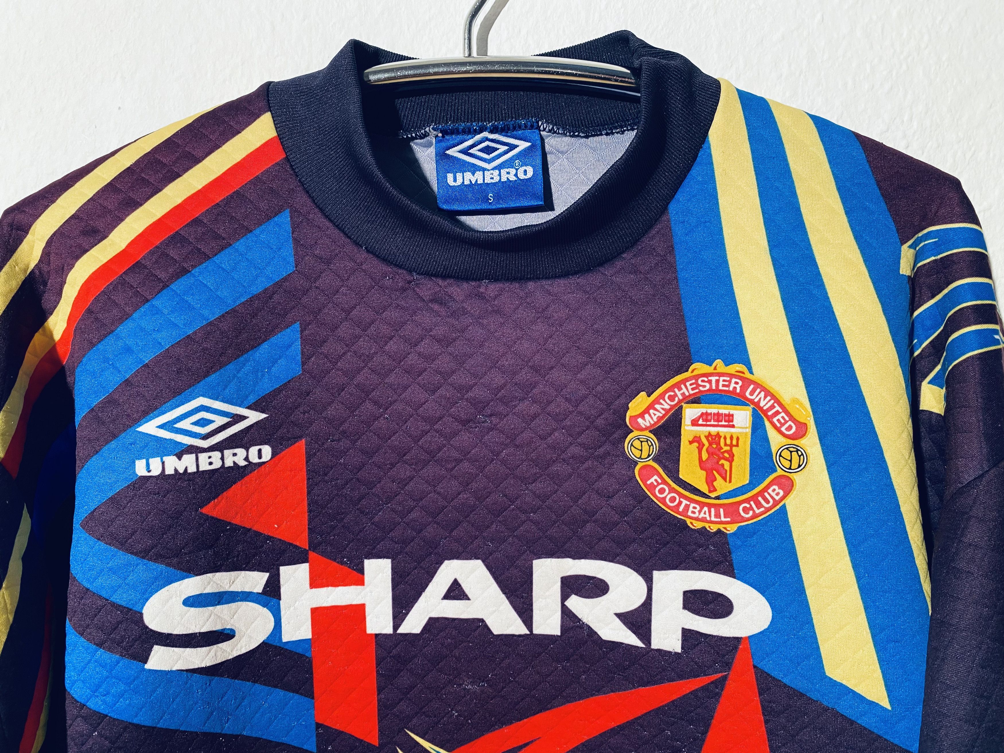 Umbro Manchester United Goalkeeper Away Shirt Jersey 1992 - 1993 Size US S / EU 44-46 / 1 - 6 Thumbnail