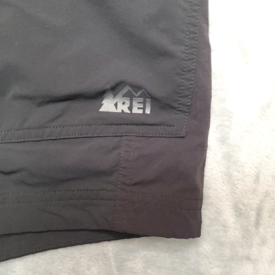 Vintage REI Shorts Women 14 Black Lightweight Stretch Nylon Tech Blend Hike Camp Travel Chin o Size 36" / US 14 / IT 50 - 2 Thumbnail