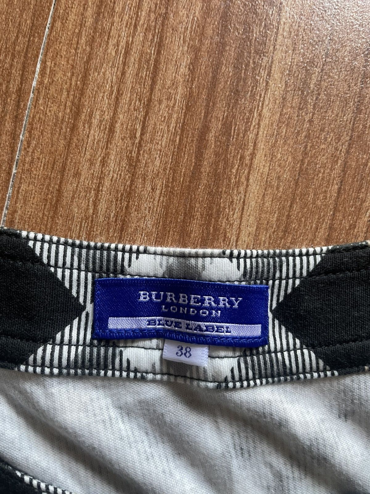 Burberry Burberry Mini Dress Size XS / US 0-2 / IT 36-38 - 4 Thumbnail