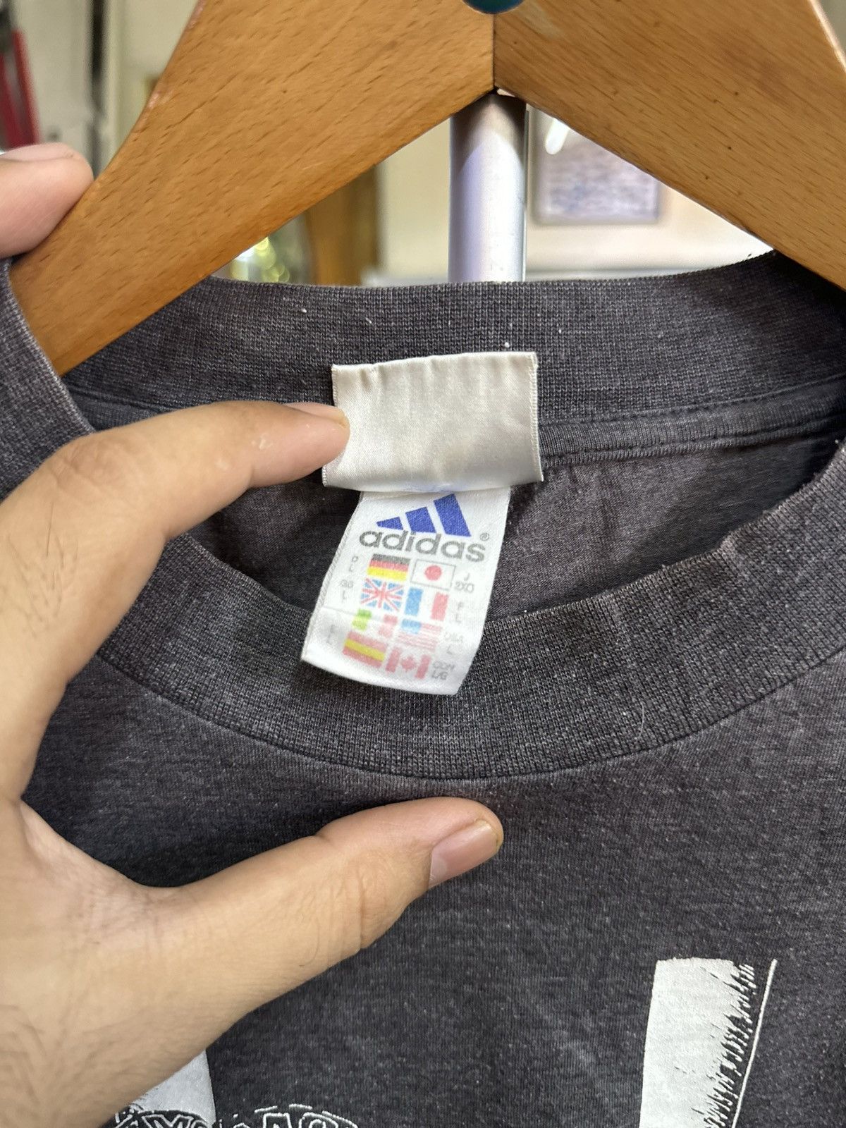 Adidas Vintage adidas handball tshirt Size US L / EU 52-54 / 3 - 4 Thumbnail