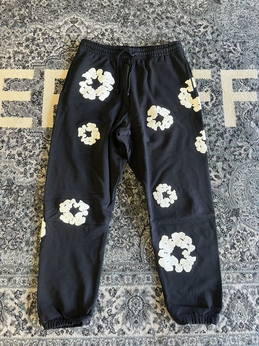 DENIM TEARS Denim Tears Wreath Sweatpants Black New XL | Grailed