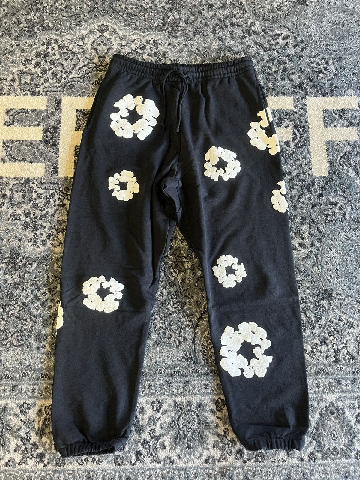 image of Denim Tears Wreath Sweatpants Black New Xl, Men's (Size 38)