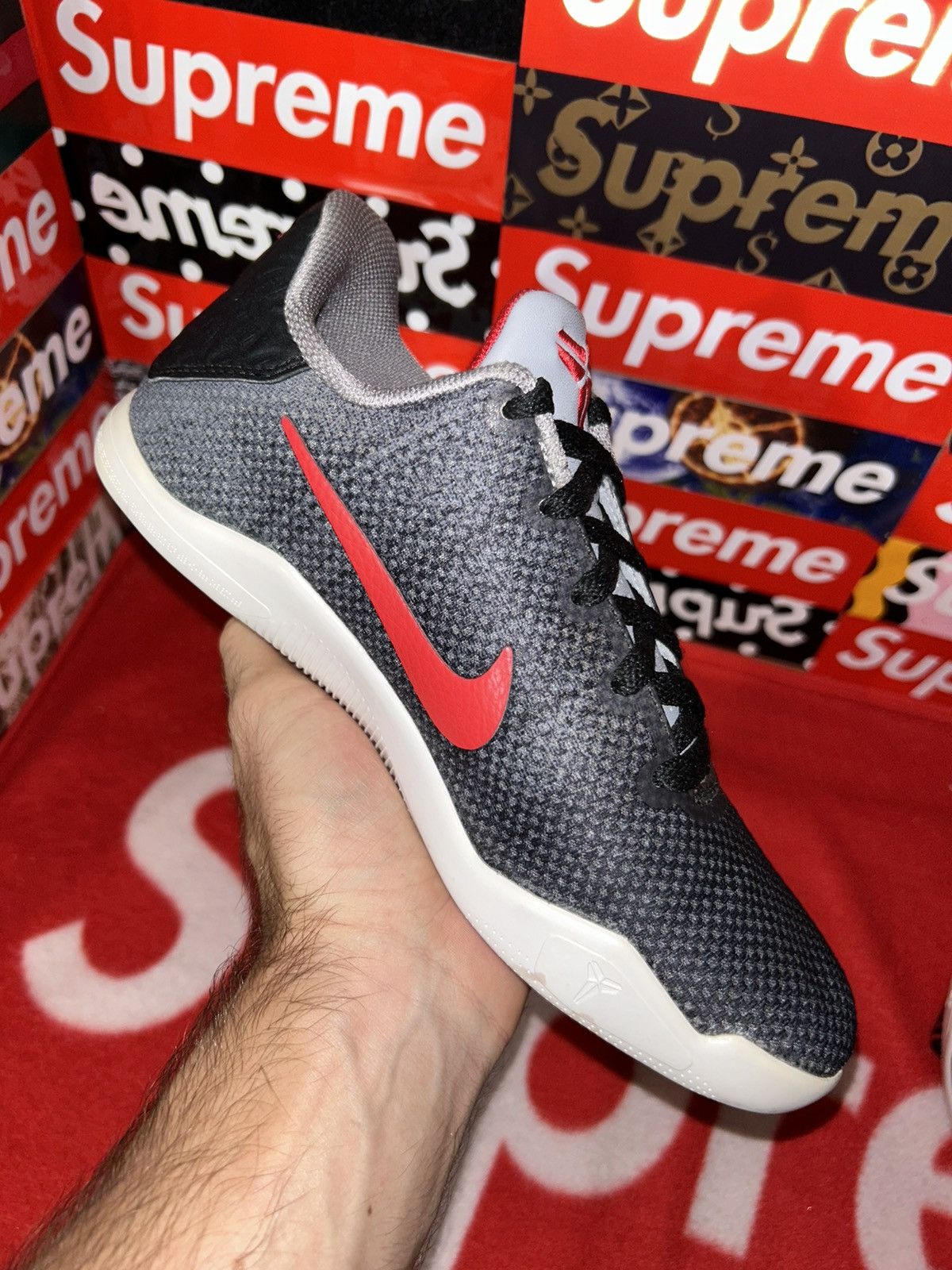 Nike Nike Kobe 11 Tinker Hatfield (GS) 822945-060 size 5y w/ box Size US 5 / EU 37 - 8 Thumbnail