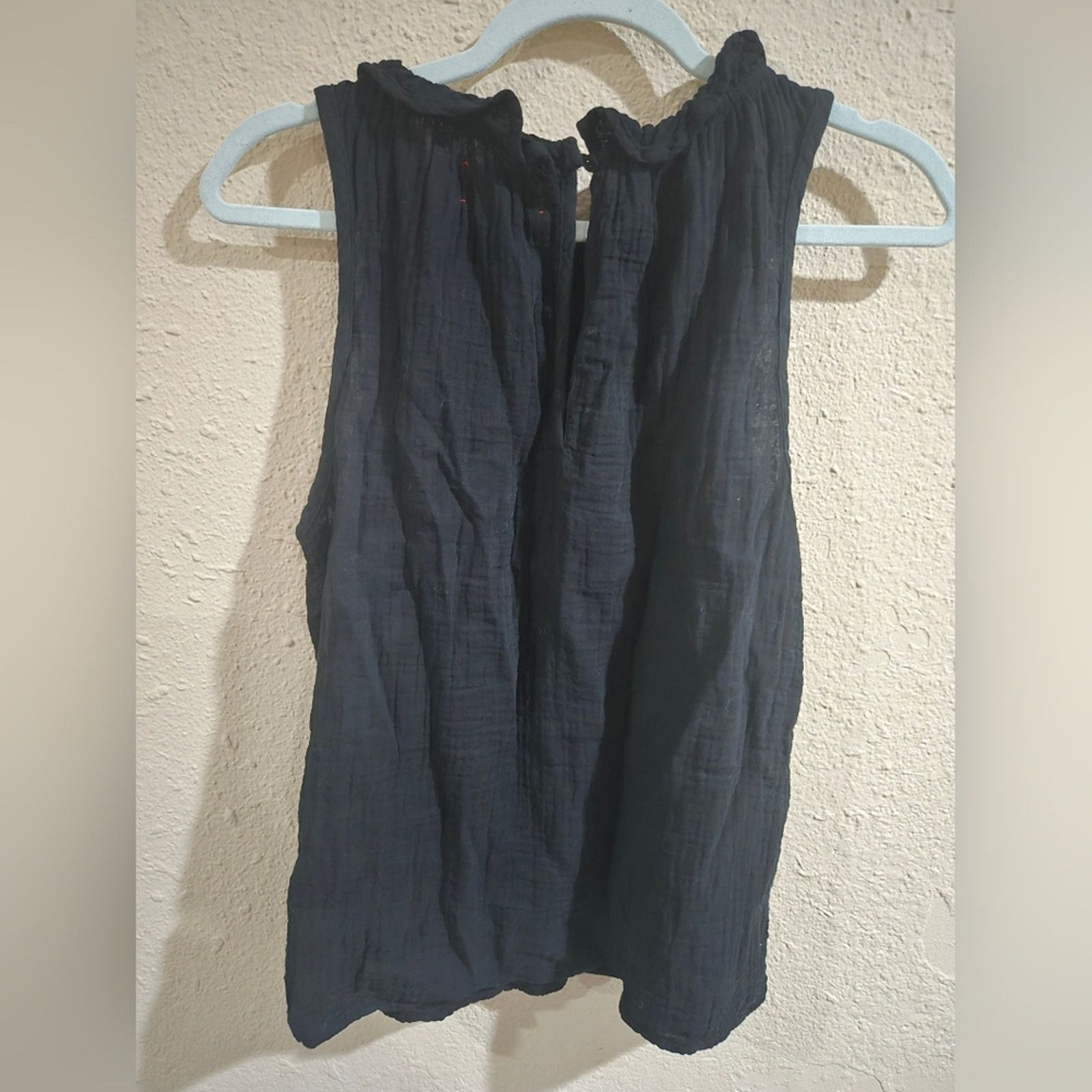 Xirena Xirena black sleeveless top made from Gauze, Button Back, M Size M / US 6-8 / IT 42-44 - 2 Thumbnail