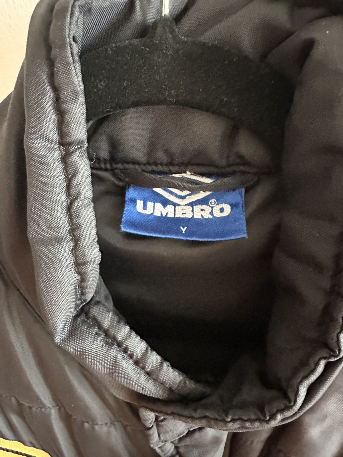 Umbro Manchester United Puffer Jacket (Umbro, 1990s) Size US S / EU 44-46 / 1 - 4 Thumbnail
