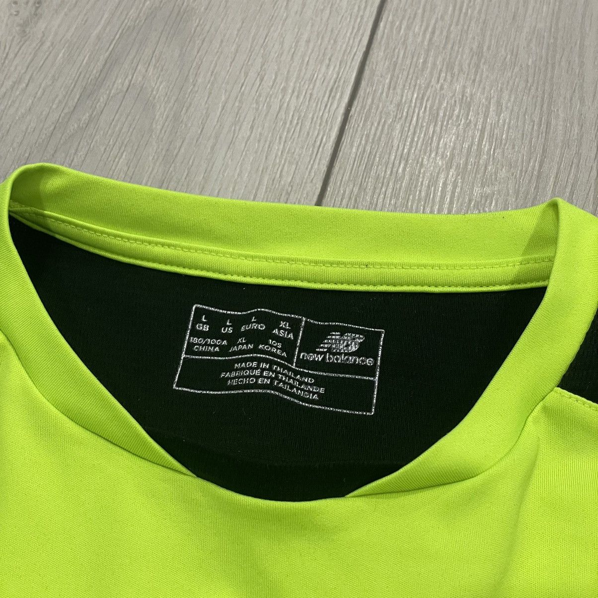 Other New Balance Liverpool betvictor tee Shirt Jersey Size US L / EU 52-54 / 3 - 3 Thumbnail
