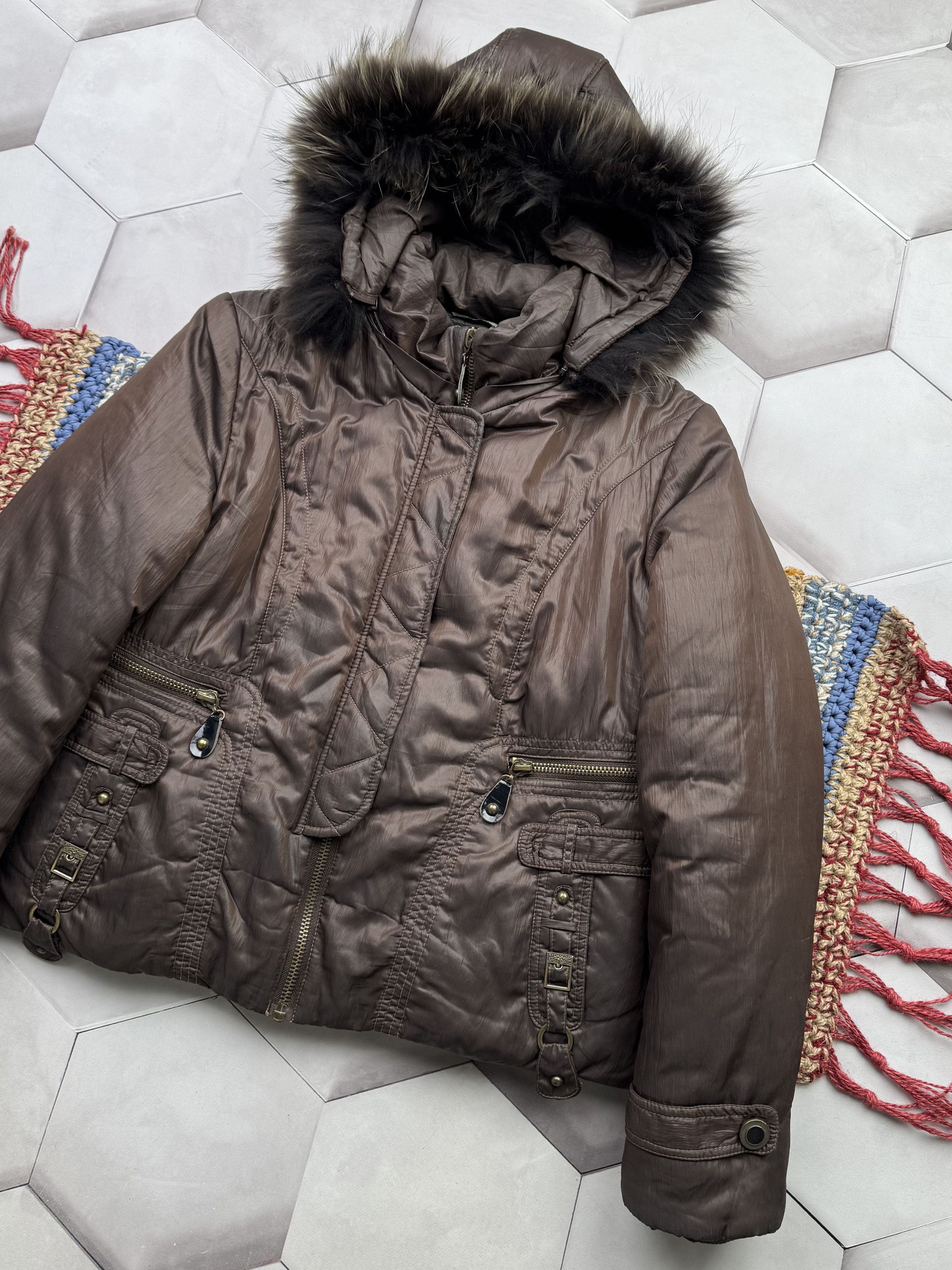 Vintage Vintage Cropped Jacket With Fur Hood (E4) Size US S / EU 44-46 / 1 - 3 Thumbnail