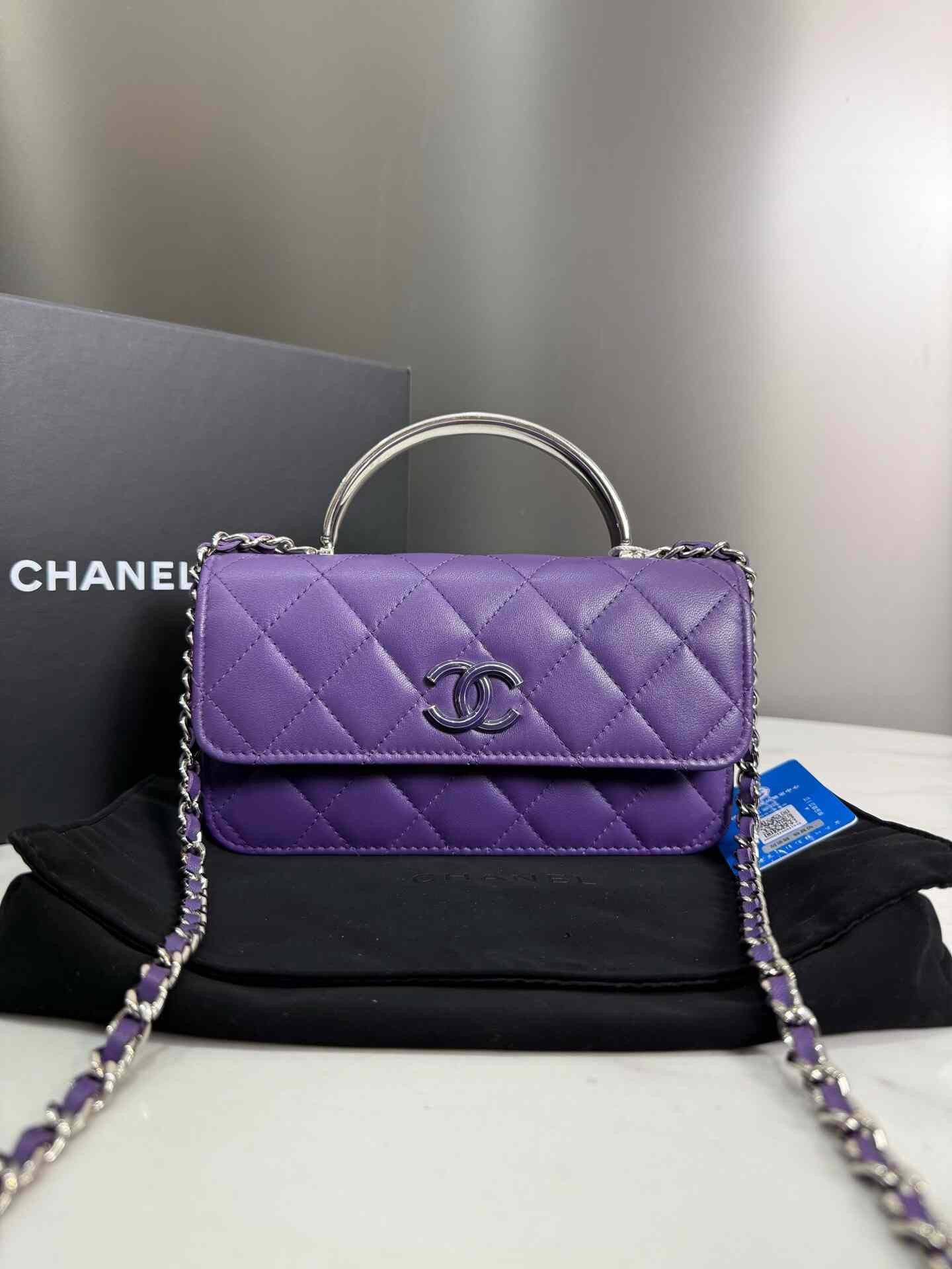 Chanel Pre-loved Bag Very good condition Size ONE SIZE - 1 Thumbnail