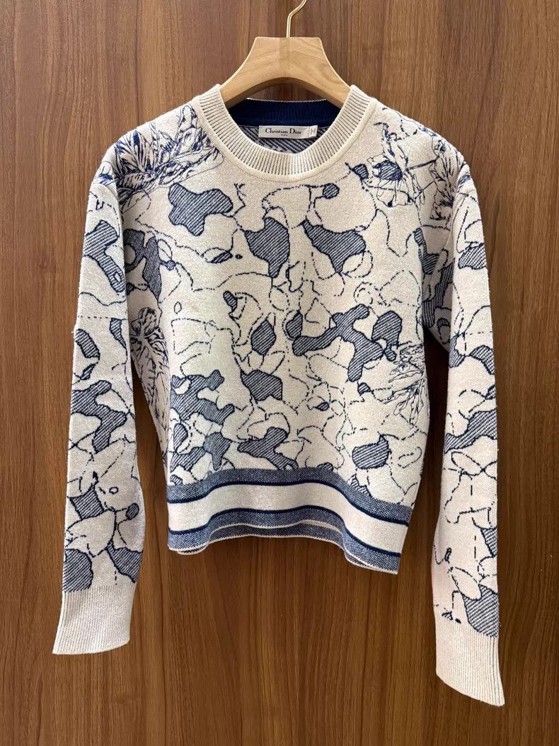 Dior Dior Wool cashmere embroidered sweater Size XXS / US 00 / IT 34 - 2 Thumbnail